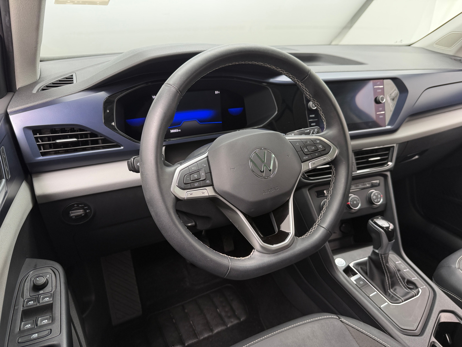 Thumbnail: 2022 Volkswagen Taos - 5