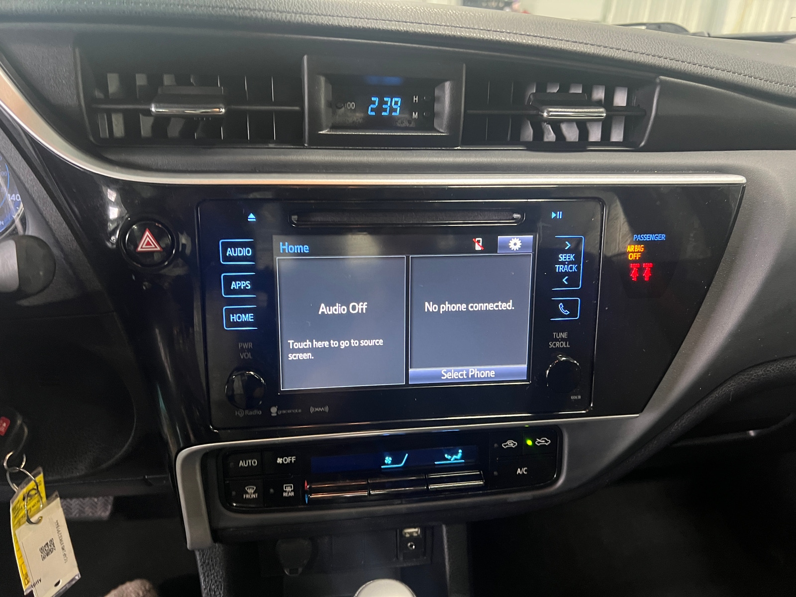 Thumbnail: 2018 Toyota Corolla - 4