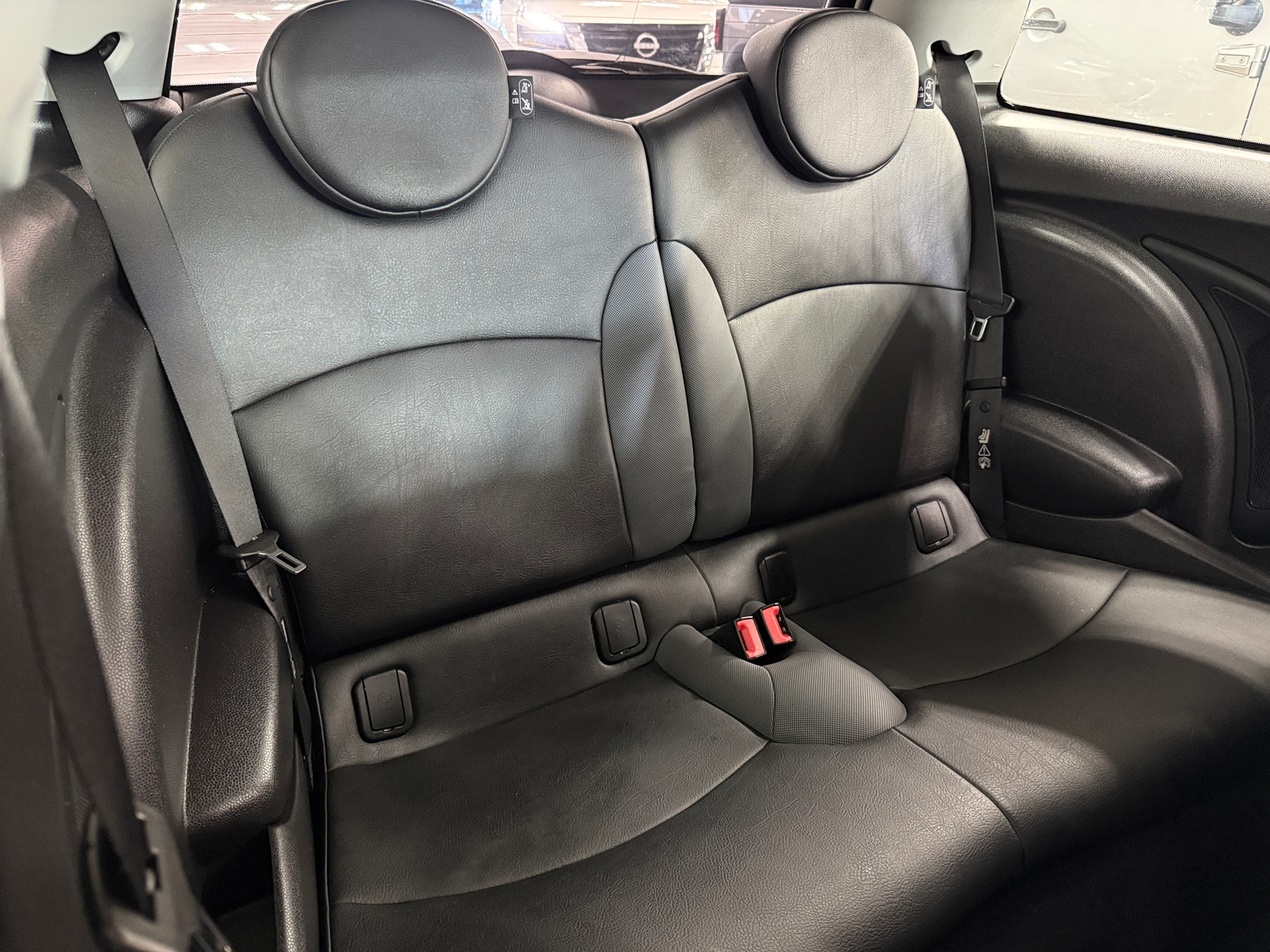 Thumbnail: 2010 MINI Cooper Hardtop - 5