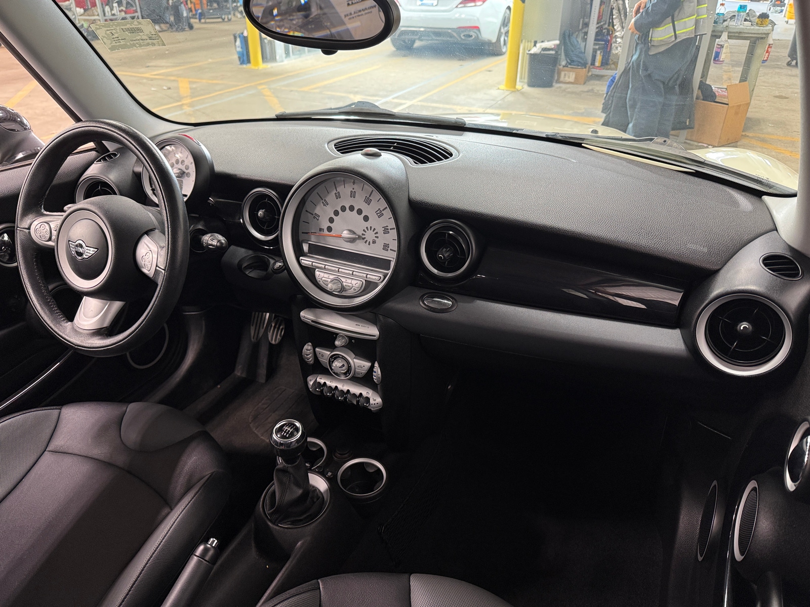 Thumbnail: 2010 MINI Cooper Hardtop - 2