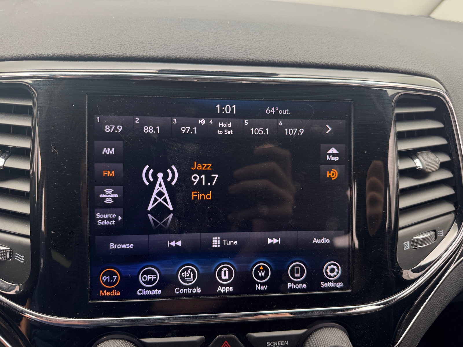 Thumbnail: 2020 Jeep Grand Cherokee - 3