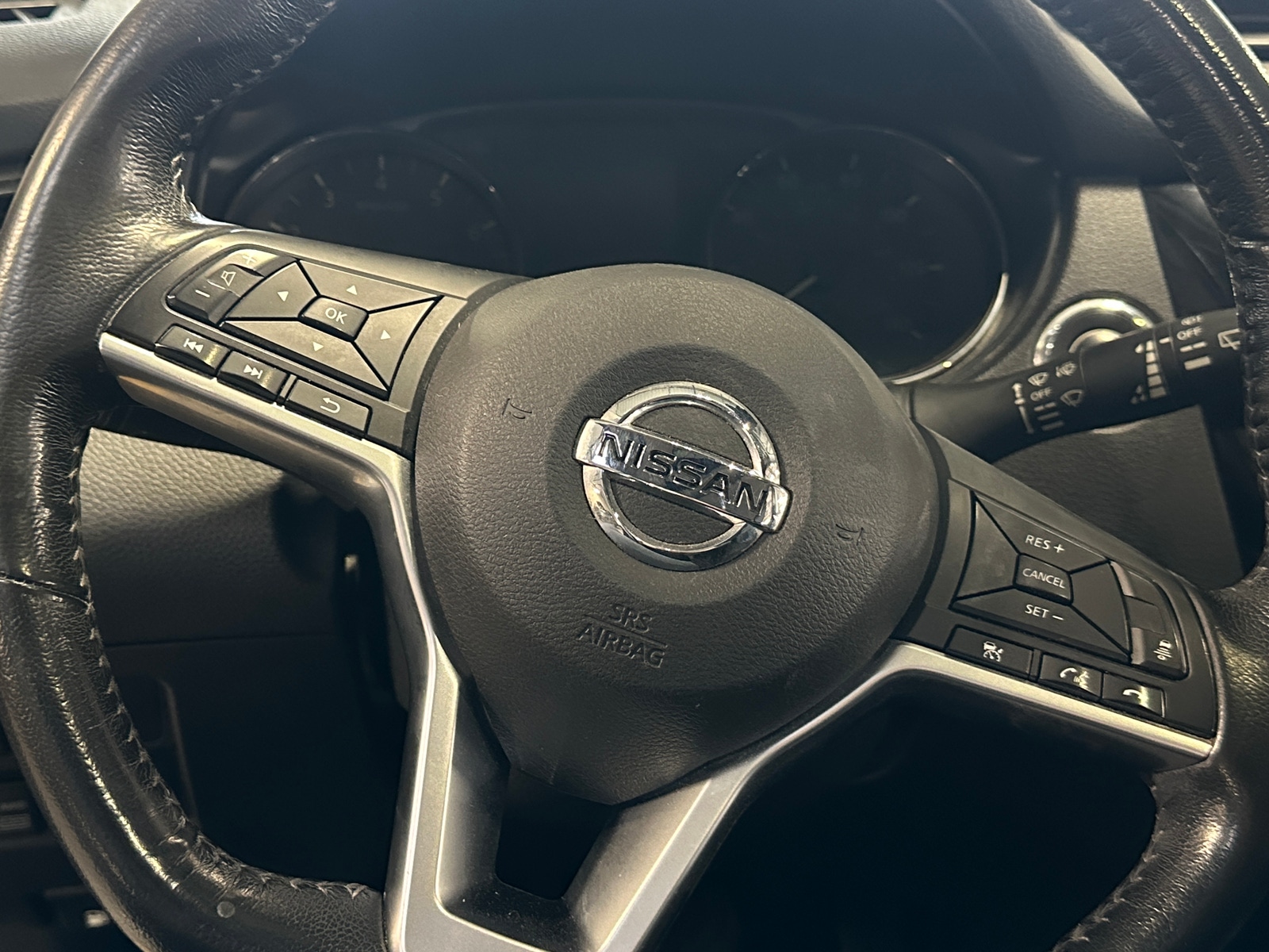 Thumbnail: 2017 Nissan Rogue Sport - 4