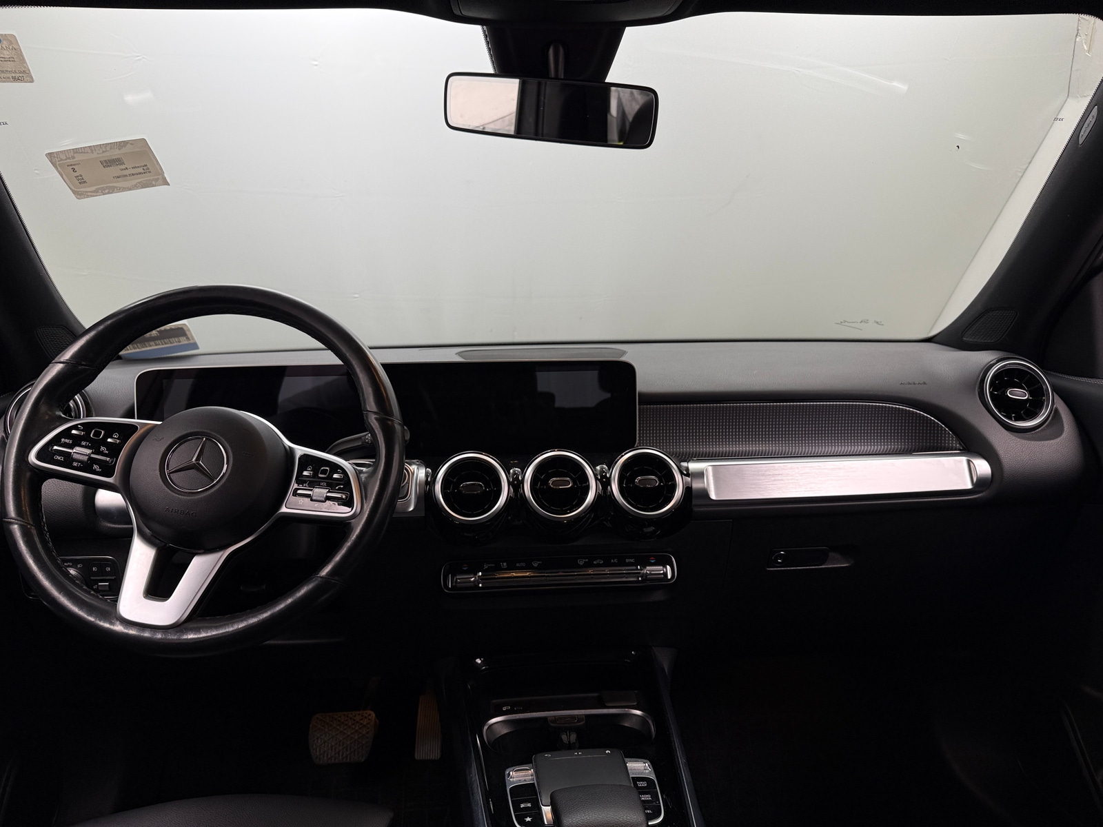 Thumbnail: 2020 Mercedes-Benz GLB - 2