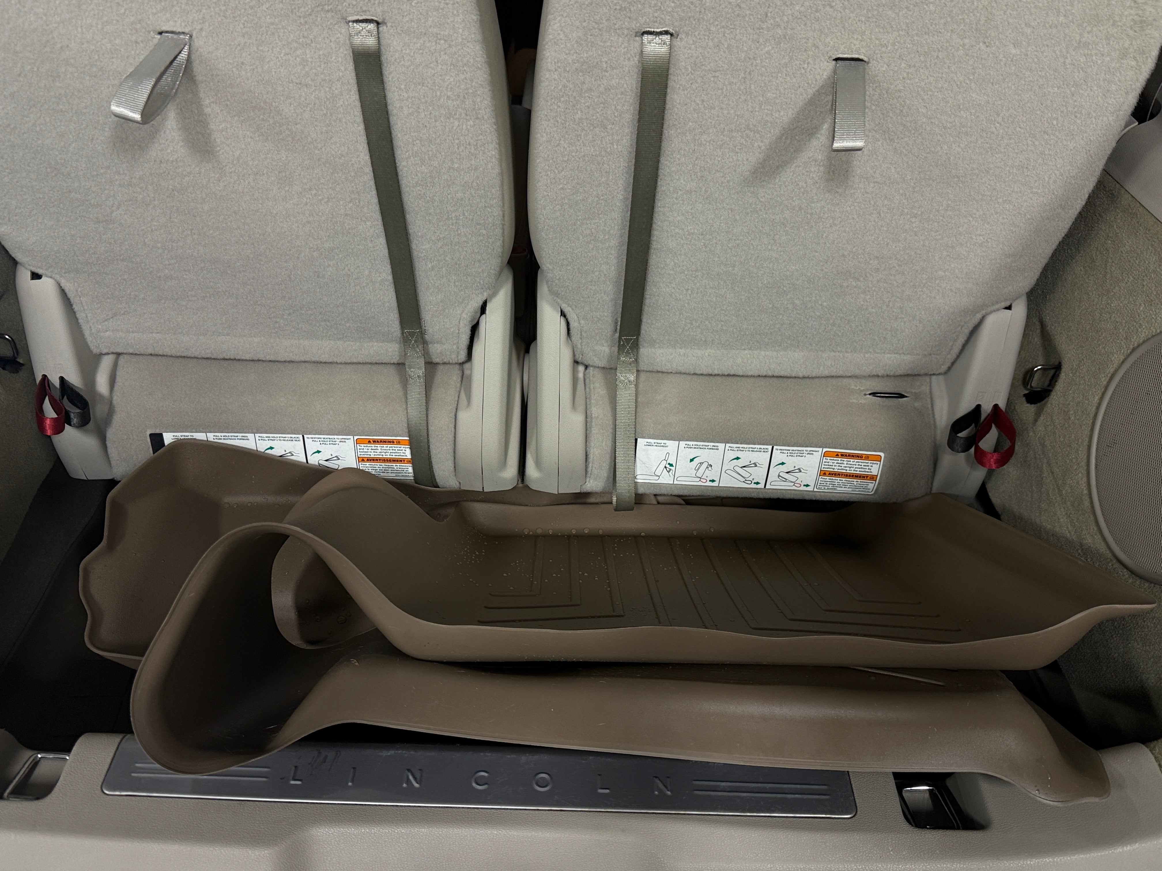 Used 2010 Lincoln MKT Base with VIN 2LMHJ5FR3ABJ23875 for sale in Oak Creek, WI