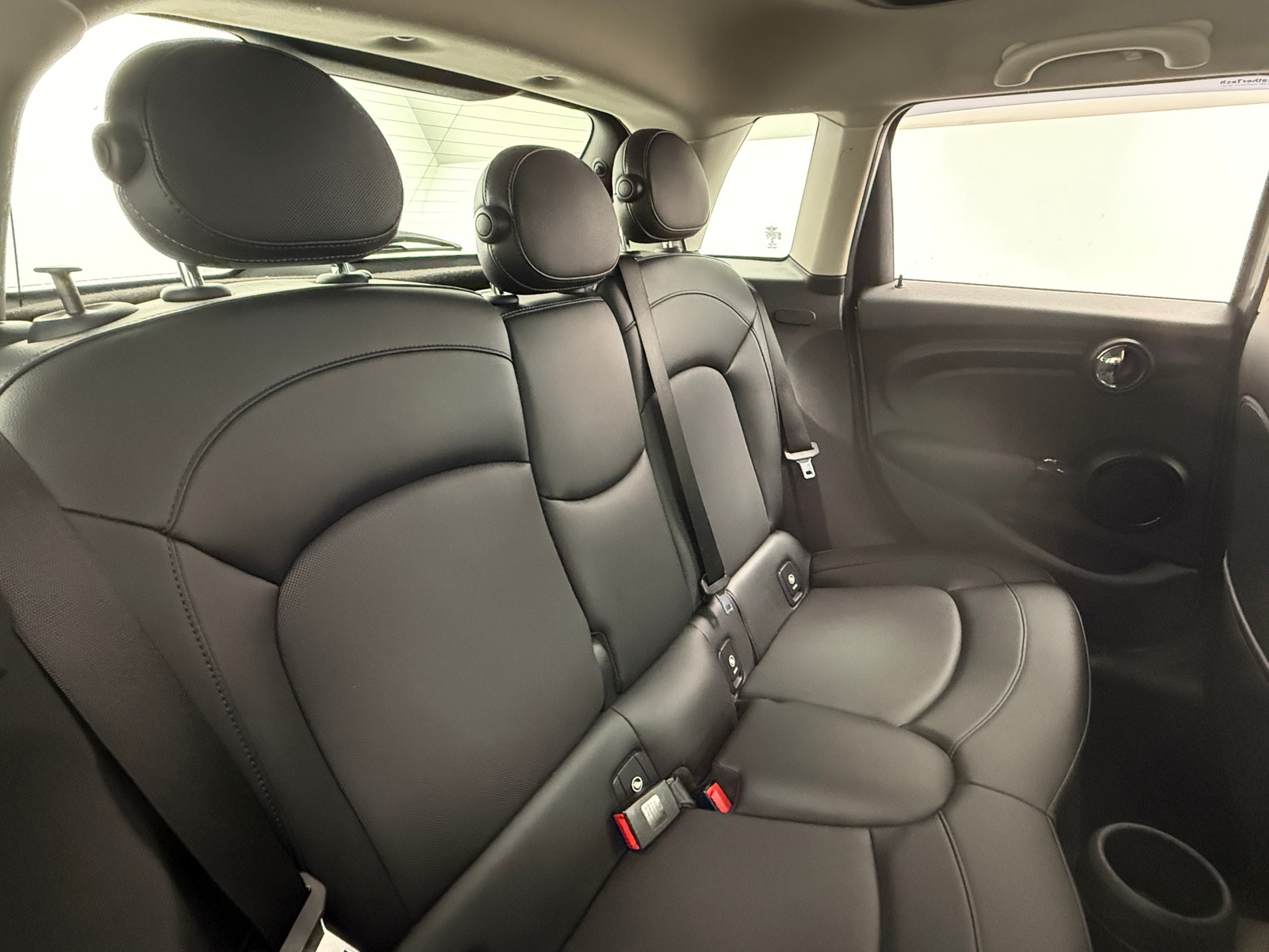 Thumbnail: 2015 MINI Cooper Hardtop - 5