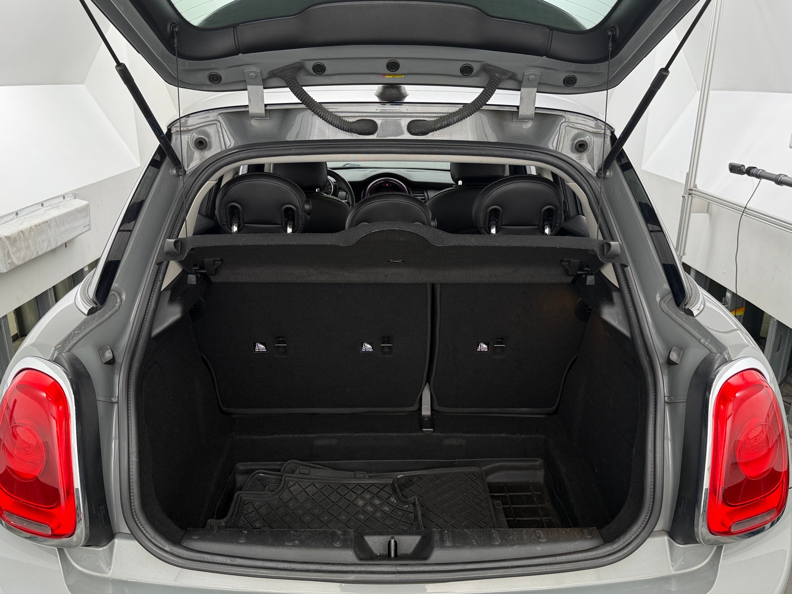 Thumbnail: 2015 MINI Cooper Hardtop - 6