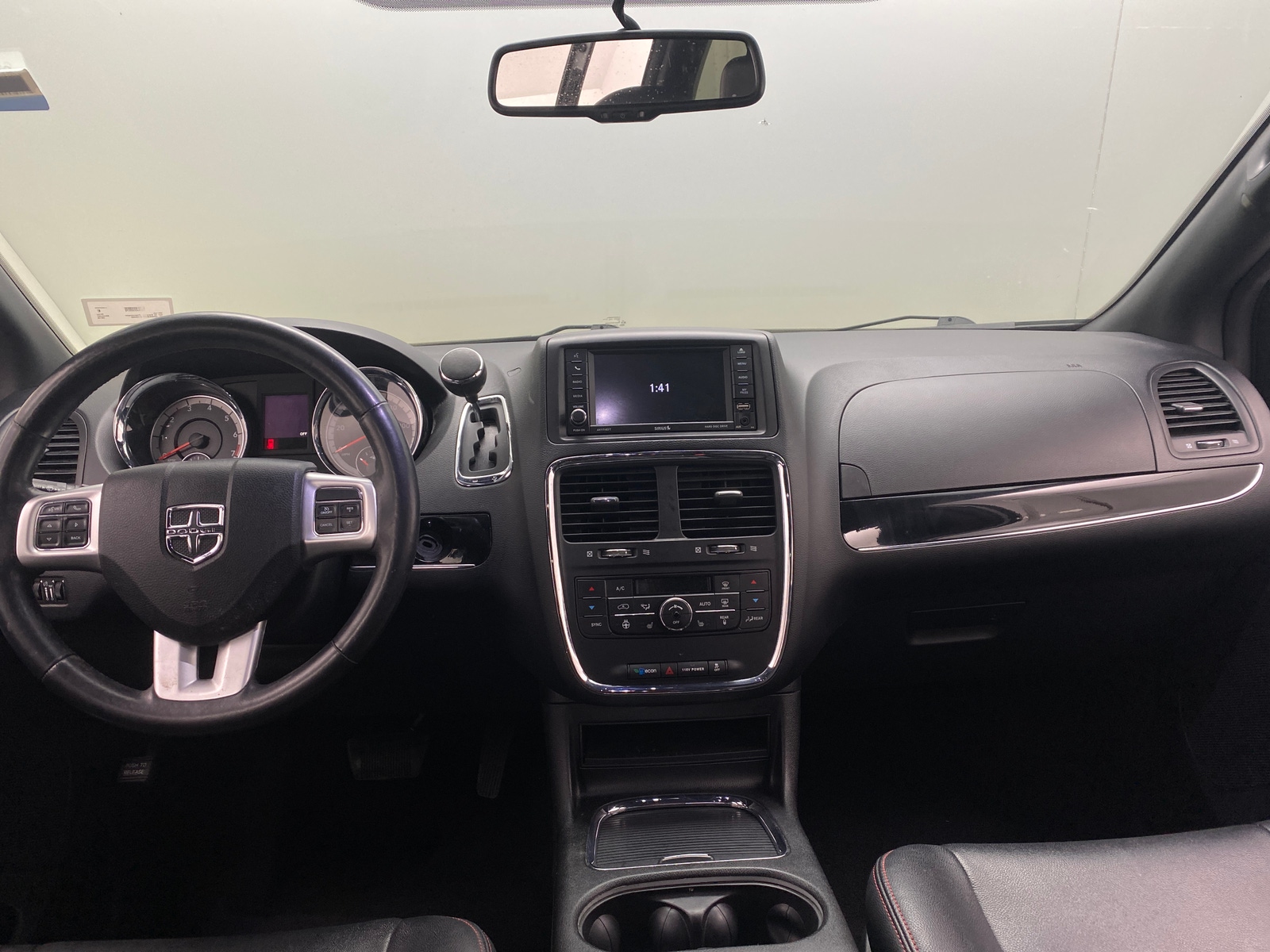 Thumbnail: 2018 Dodge Grand Caravan - 2