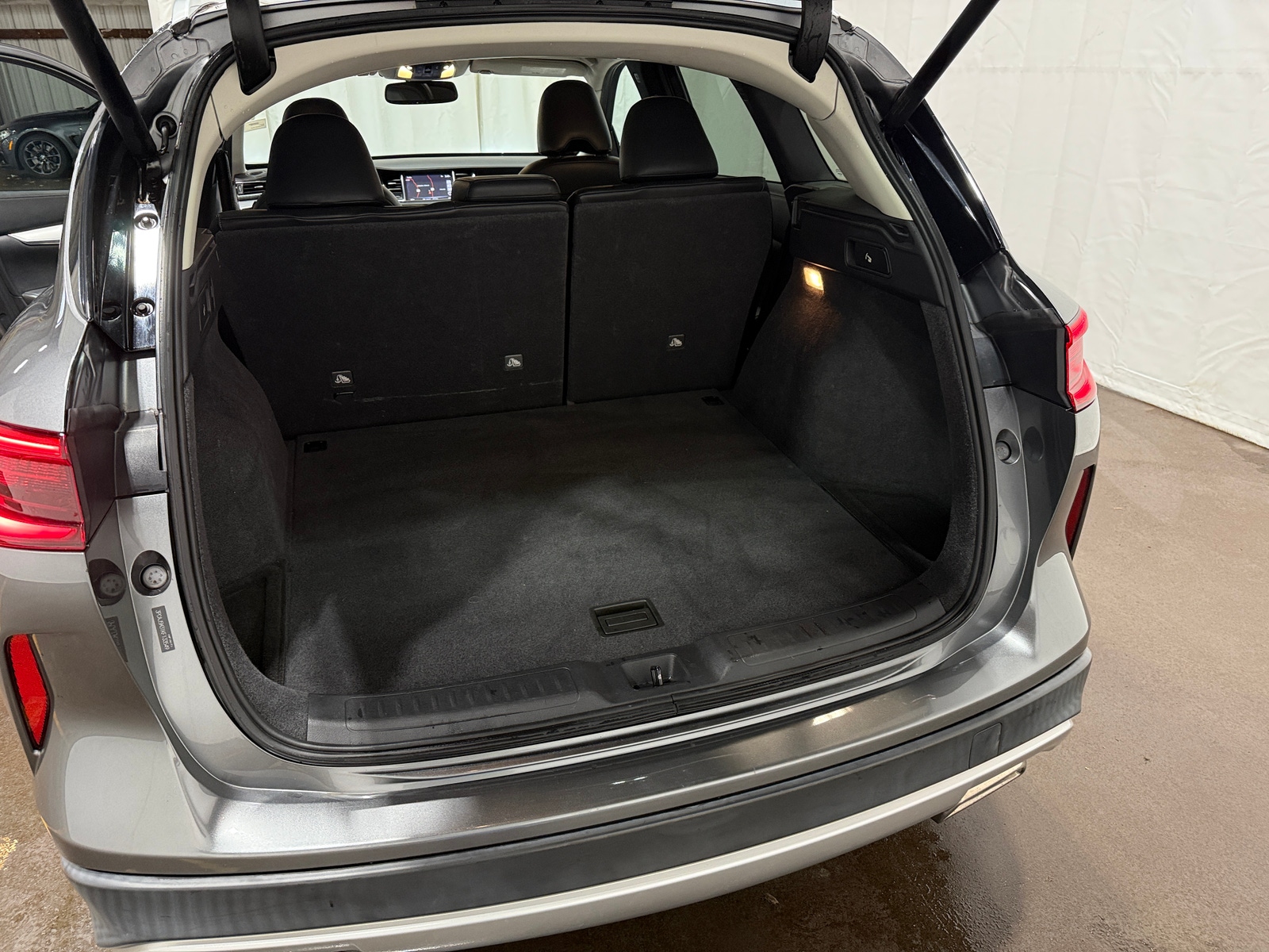 Thumbnail: 2019 INFINITI QX50 - 6