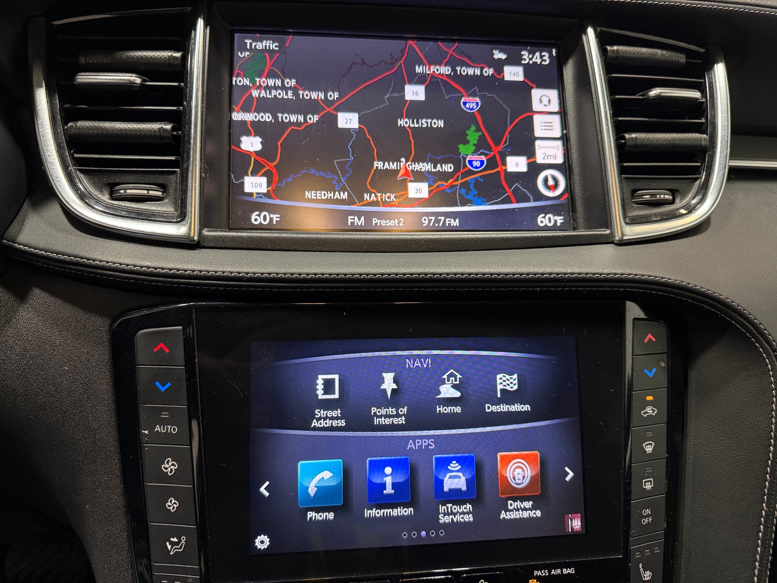 Thumbnail: 2019 INFINITI QX50 - 3