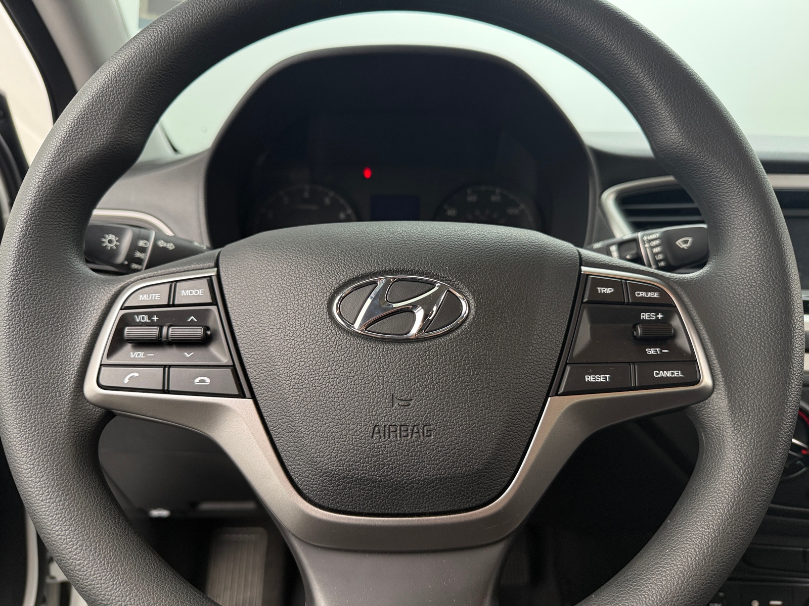 Thumbnail: 2022 Hyundai Accent - 5