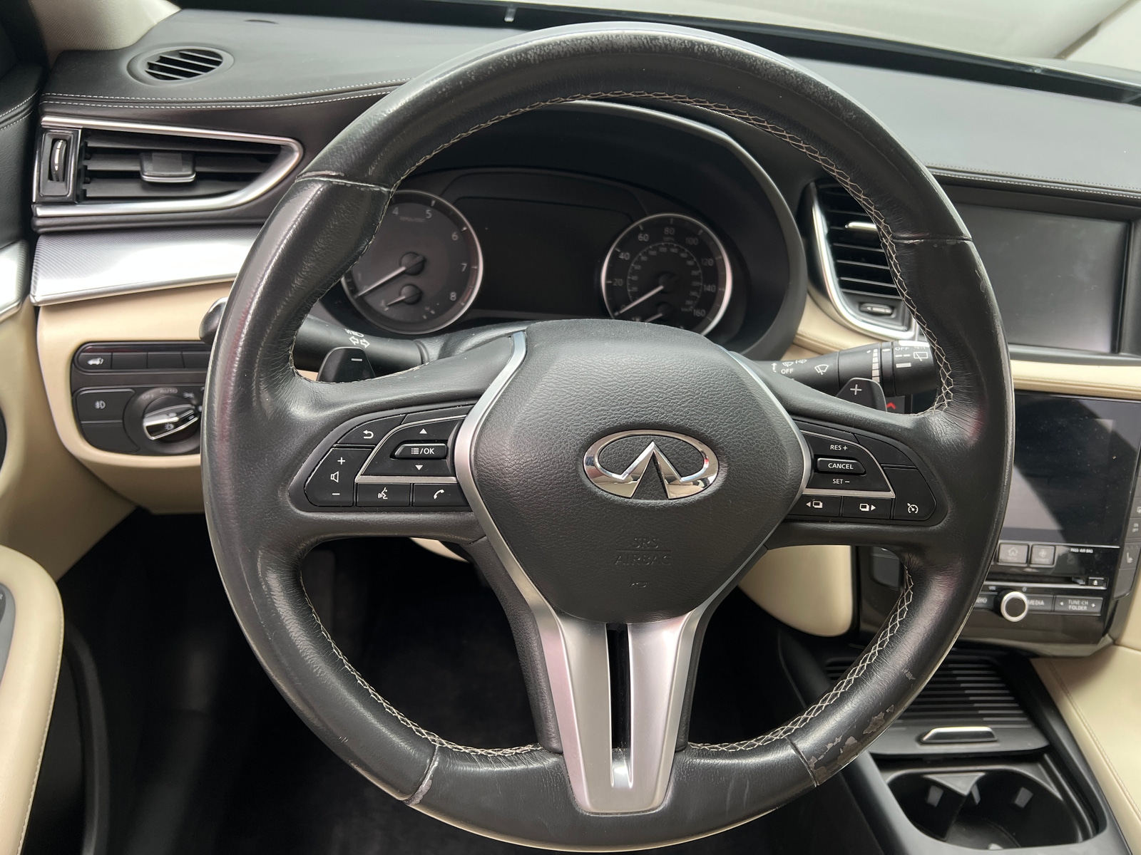 Thumbnail: 2019 INFINITI QX50 - 4