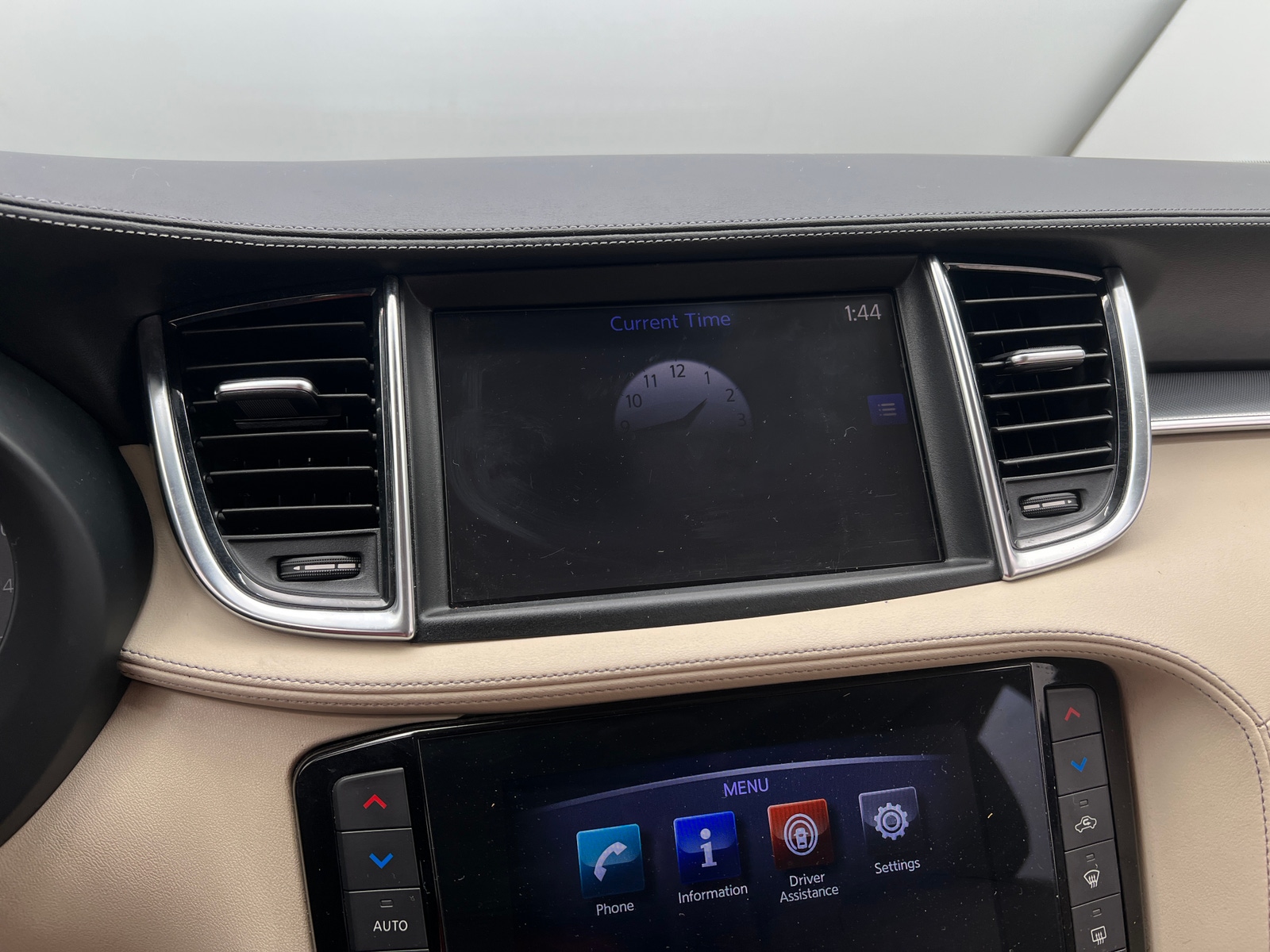 Thumbnail: 2019 INFINITI QX50 - 3