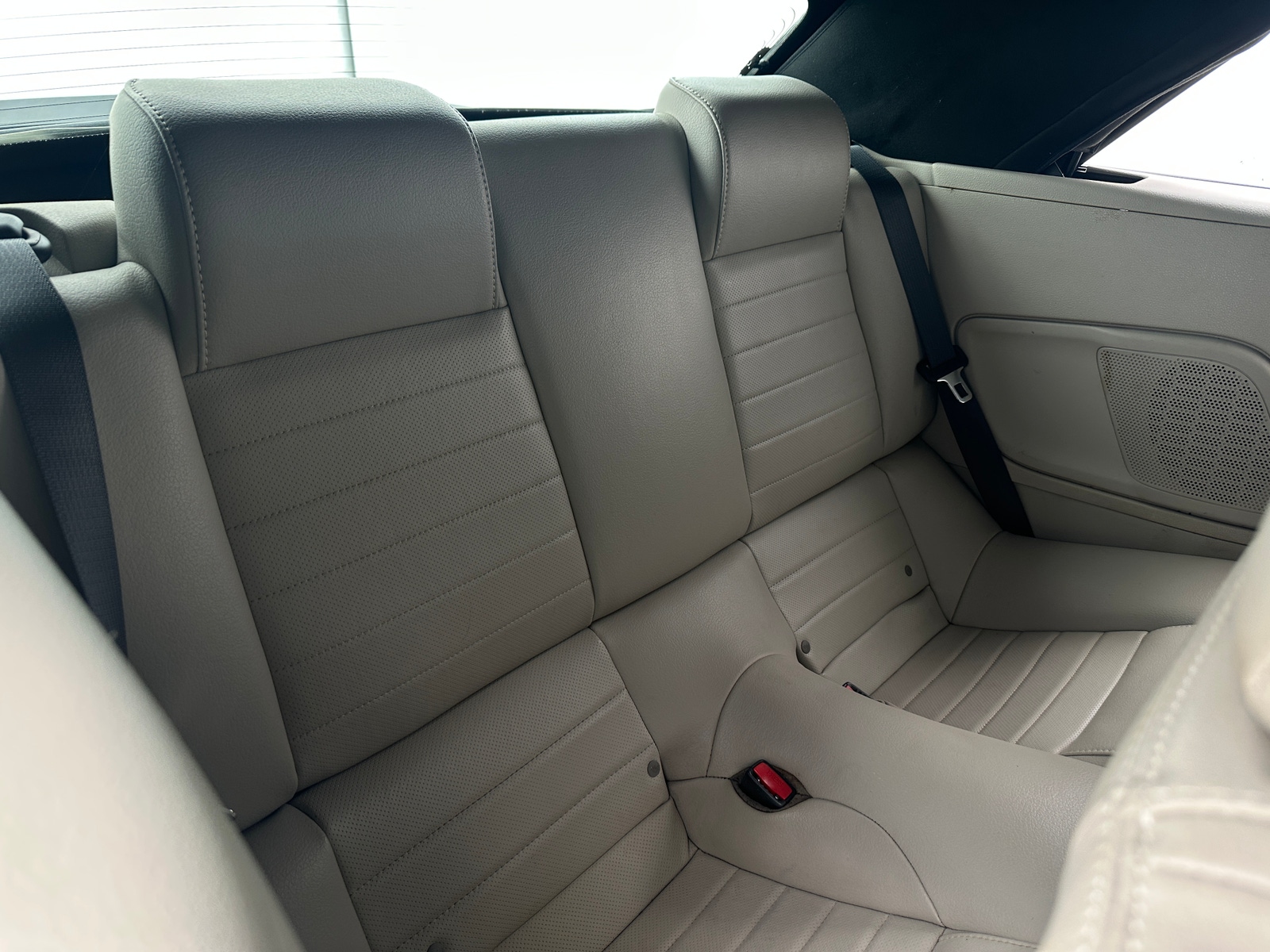 Thumbnail: 2010 Ford Mustang - 6