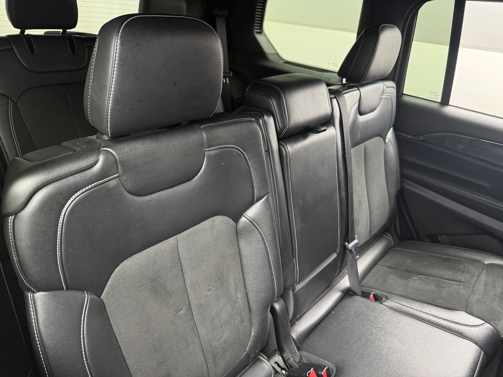 Thumbnail: 2023 Jeep Grand Cherokee L - 5