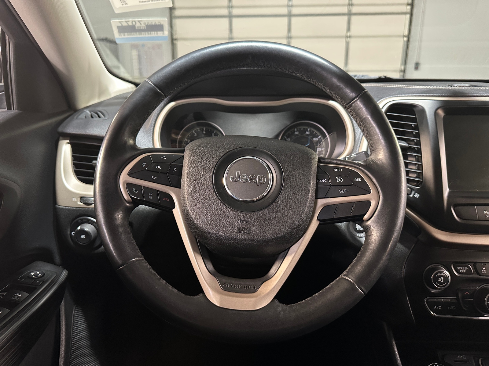 Thumbnail: 2015 Jeep Cherokee - 4