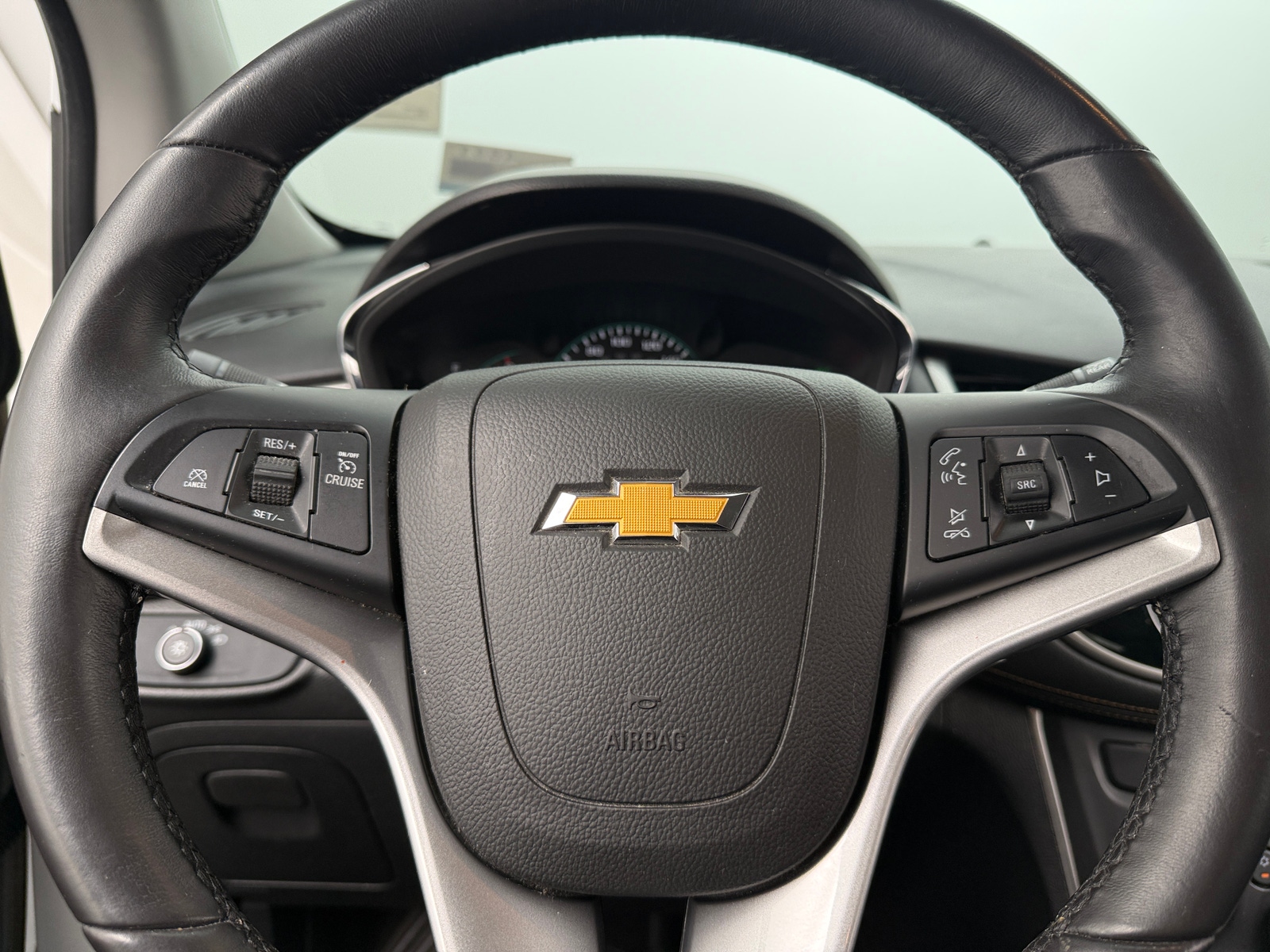 Thumbnail: 2017 Chevrolet Trax - 5