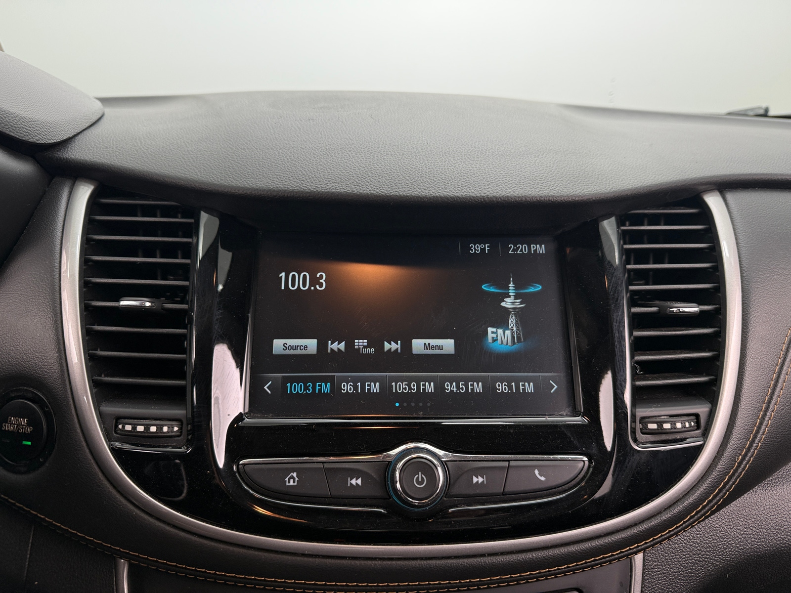 Thumbnail: 2017 Chevrolet Trax - 4