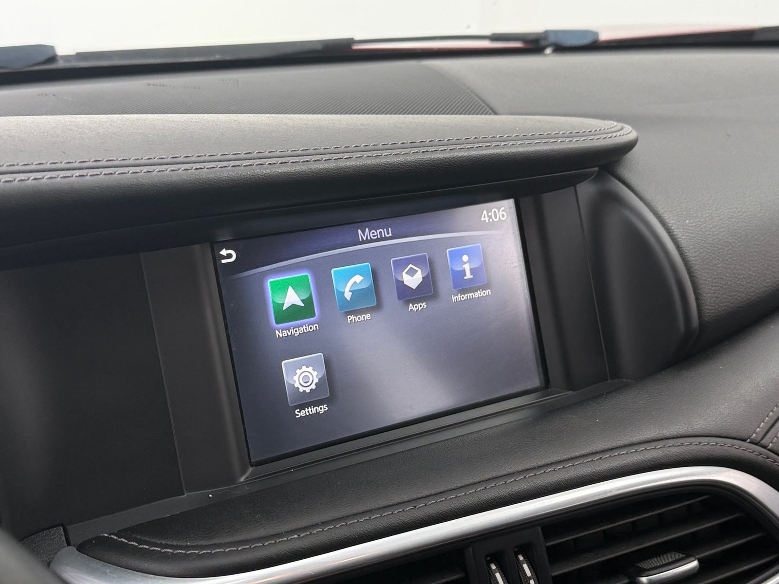 Thumbnail: 2018 INFINITI QX30 - 3