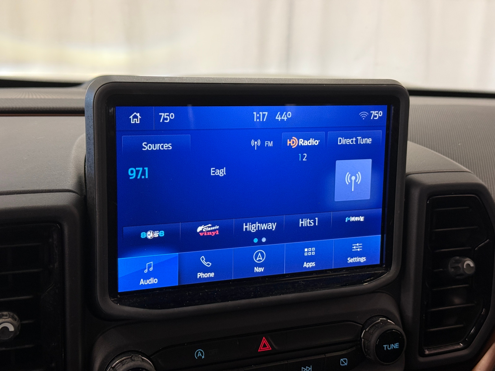 Thumbnail: 2022 Ford Bronco Sport - 3