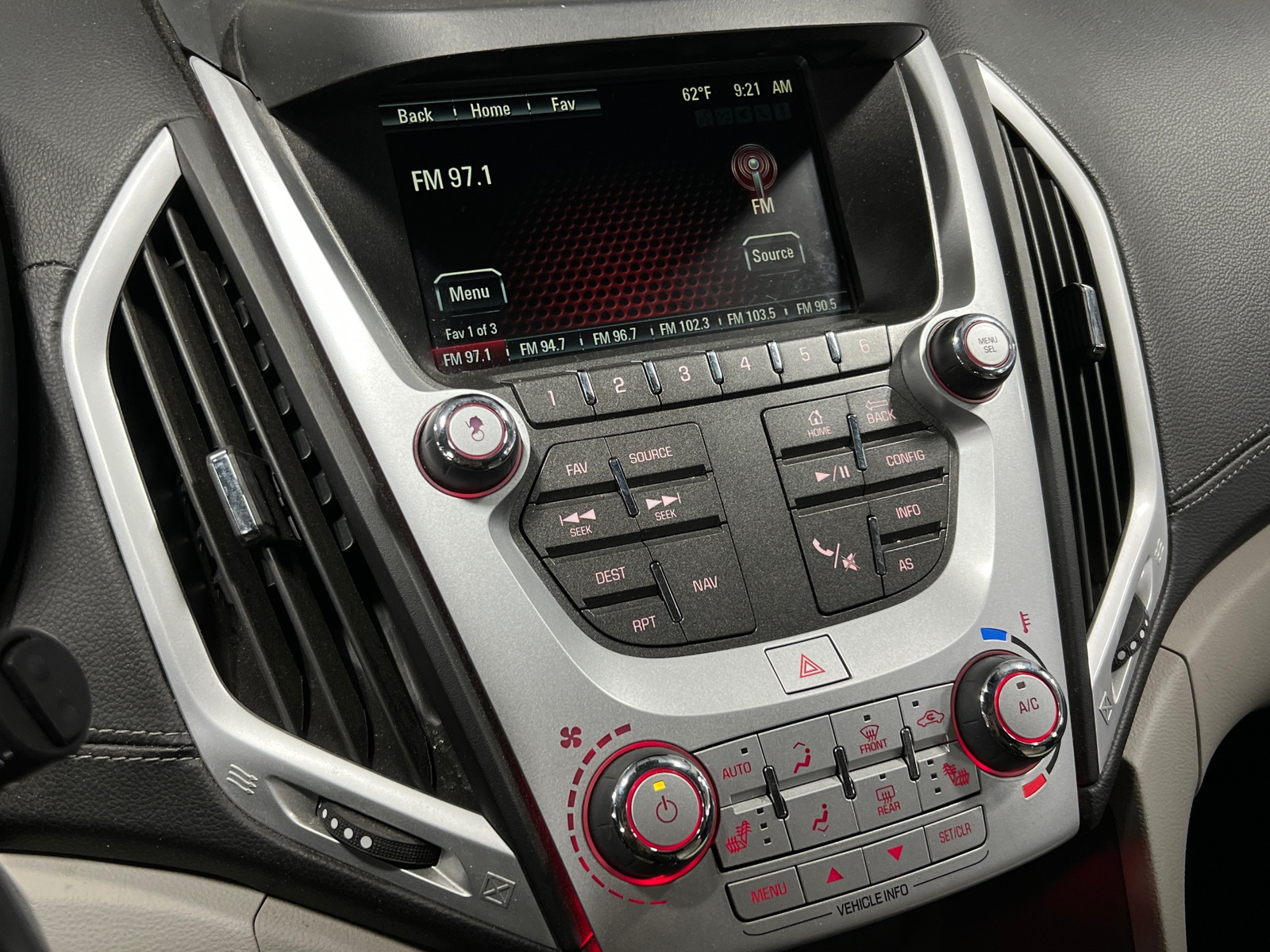 Thumbnail: 2017 GMC Terrain - 3