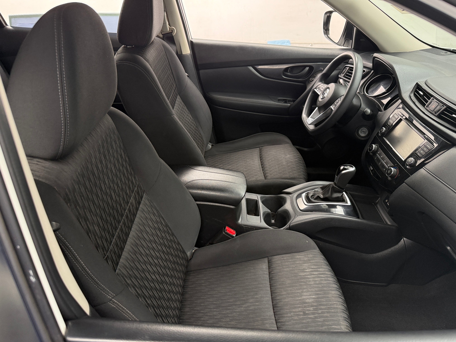 Thumbnail: 2019 Nissan Rogue - 2