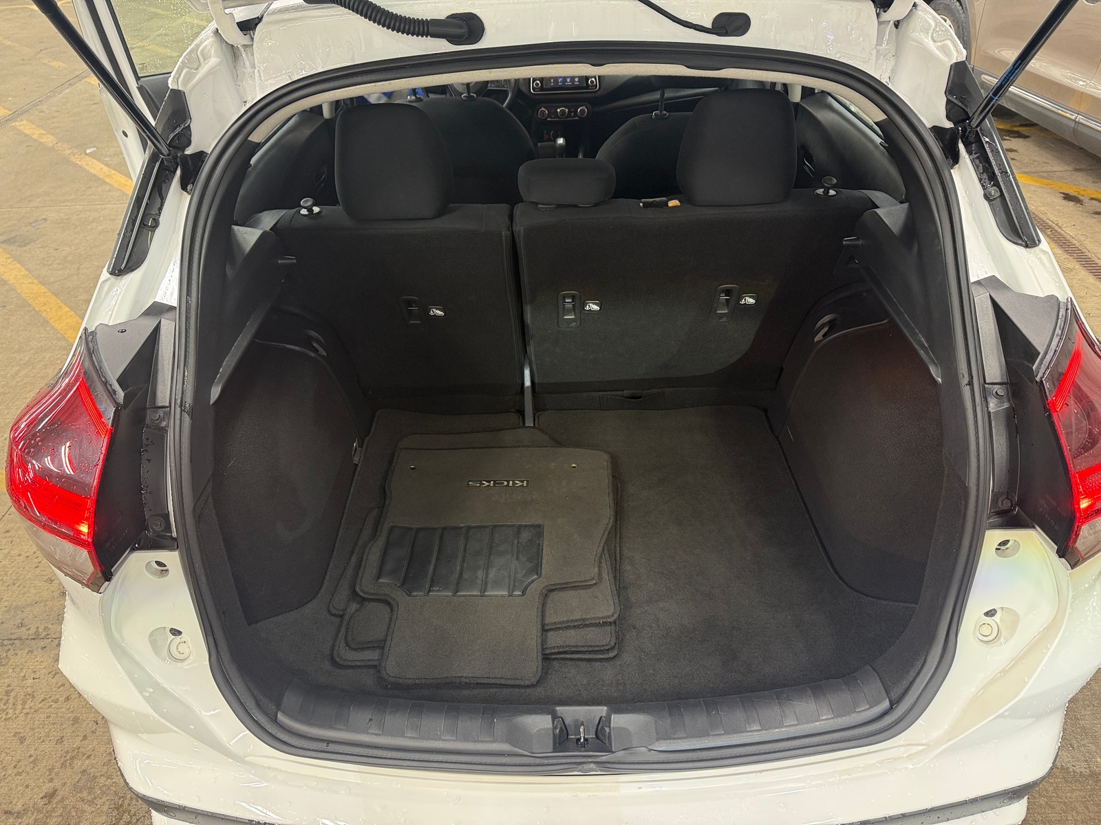 Thumbnail: 2023 Nissan Kicks - 7