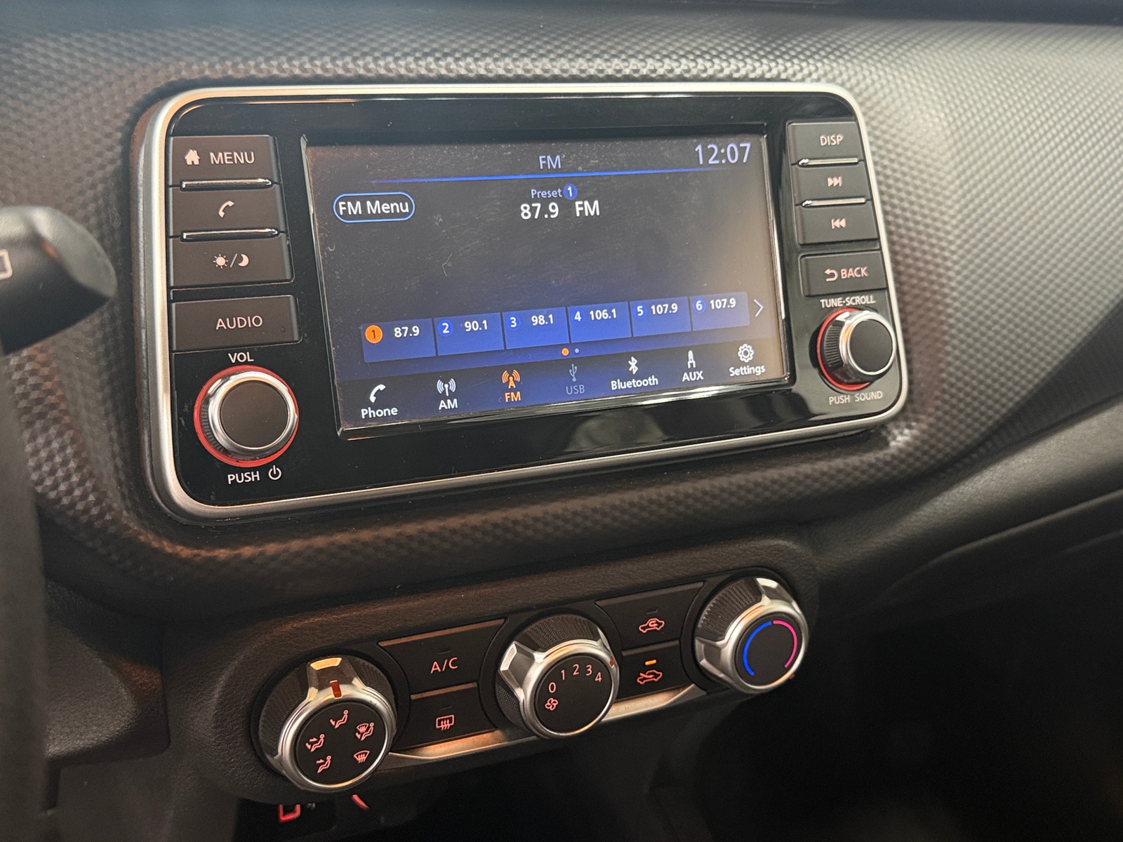 Thumbnail: 2023 Nissan Kicks - 4