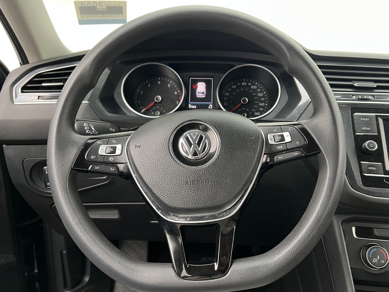 Thumbnail: 2020 Volkswagen Tiguan - 5