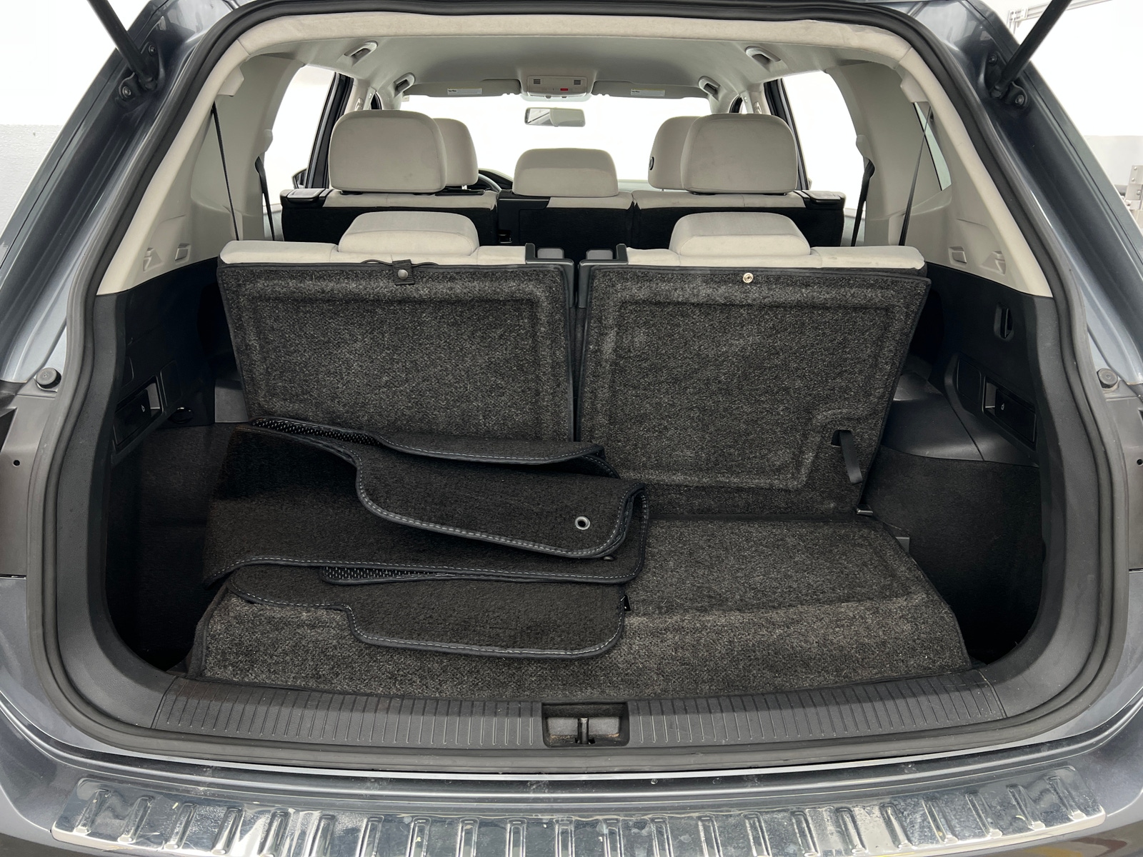 Thumbnail: 2020 Volkswagen Tiguan - 7