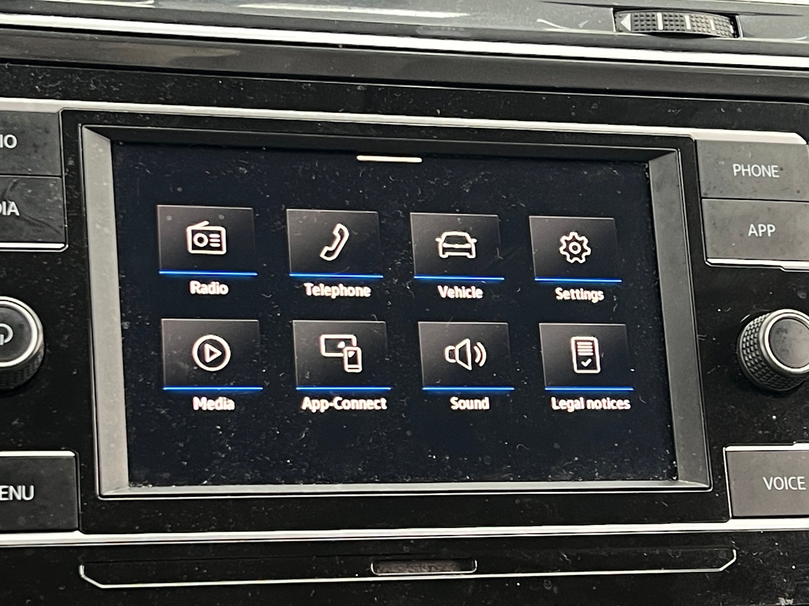 Thumbnail: 2020 Volkswagen Tiguan - 4