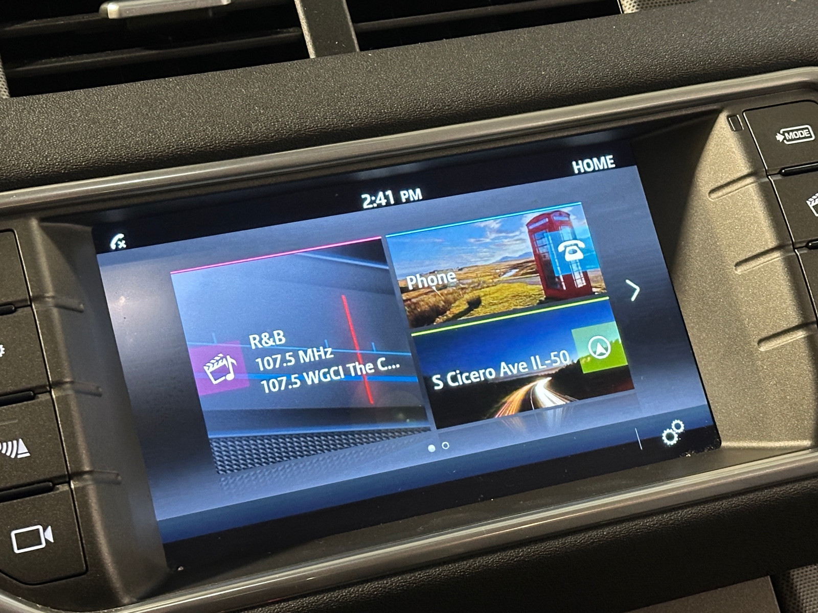 Thumbnail: 2018 Land Rover Range Rover Evoque - 3