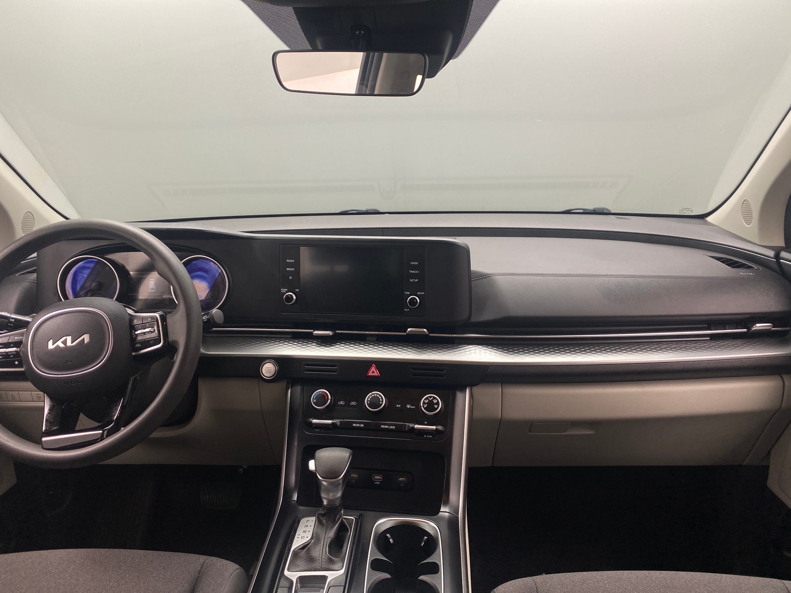 Thumbnail: 2024 Kia Carnival - 3