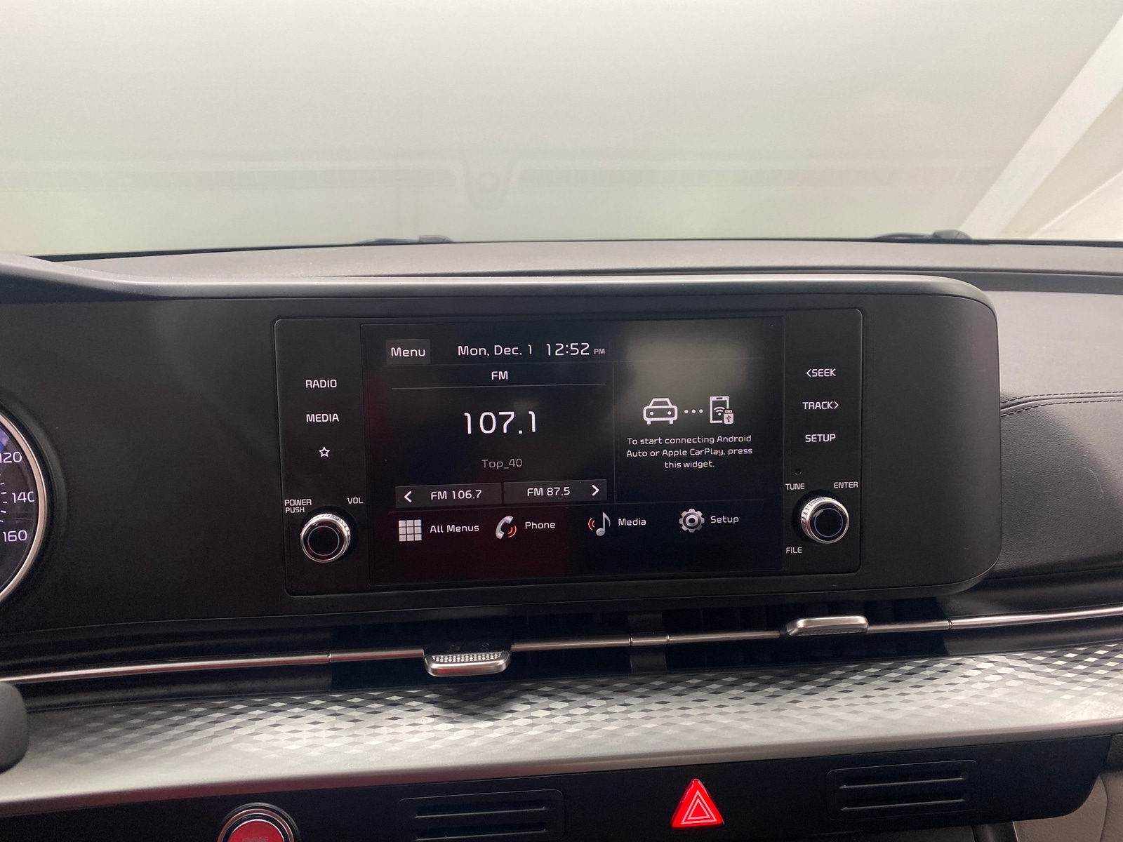 Thumbnail: 2024 Kia Carnival - 4