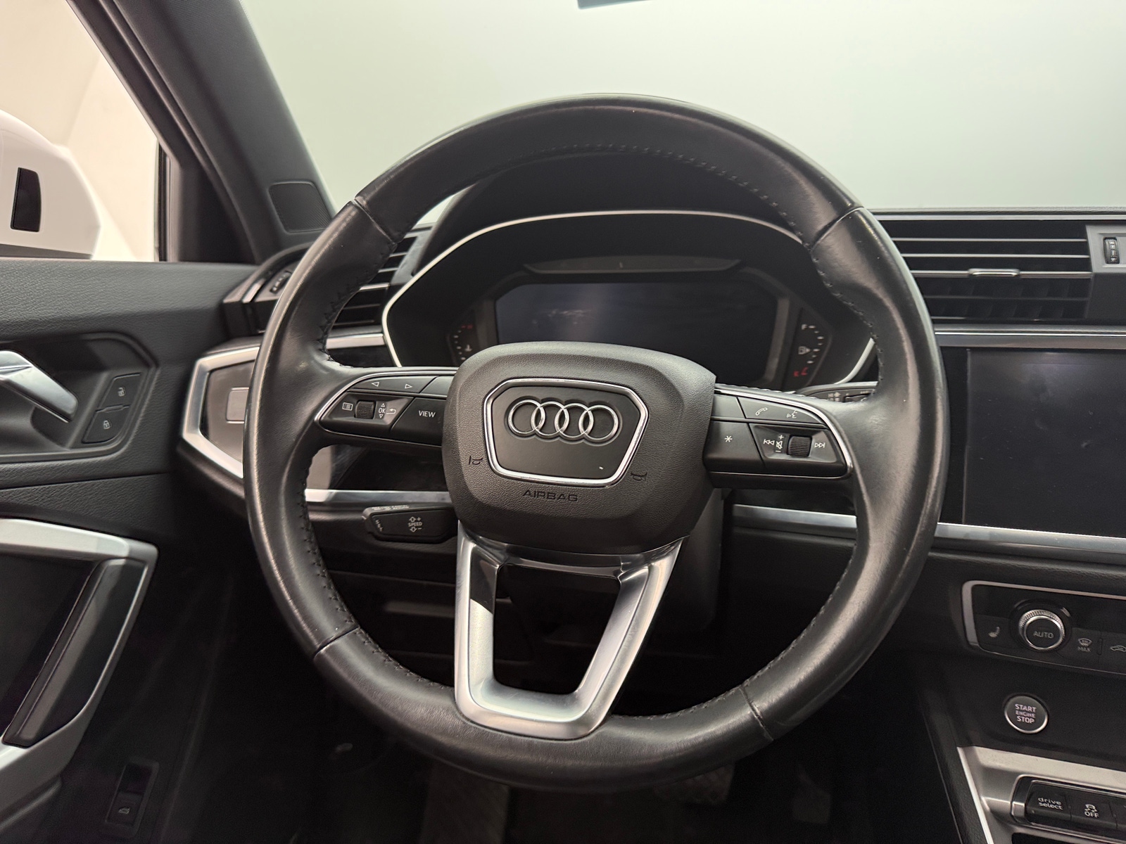 Thumbnail: 2020 Audi Q3 - 4