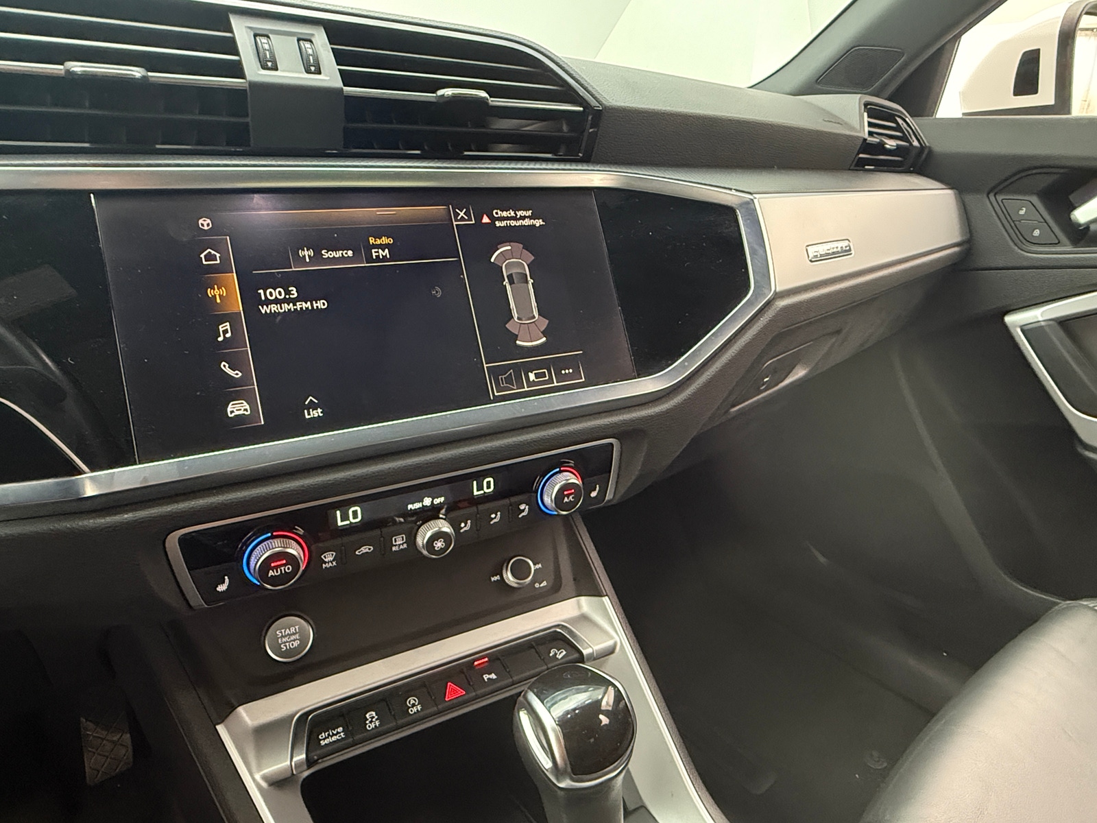 Thumbnail: 2020 Audi Q3 - 3