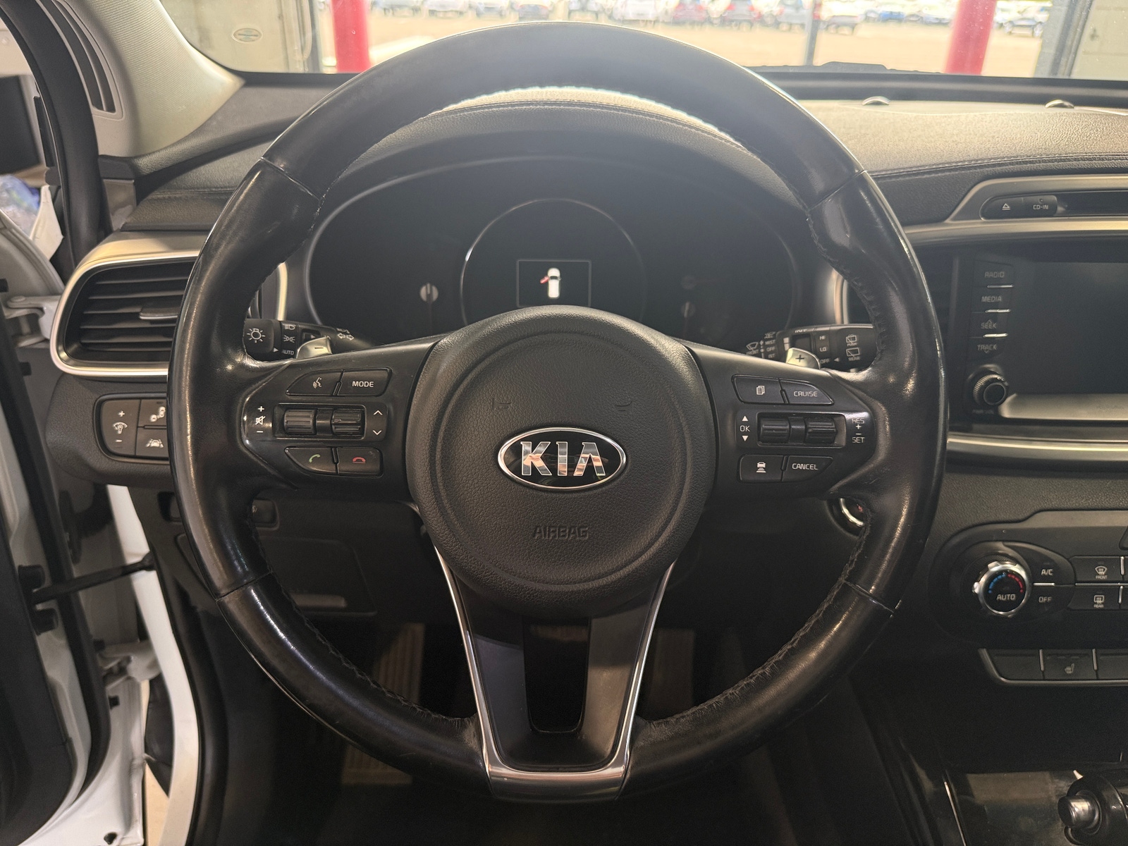 Thumbnail: 2017 Kia Sorento - 4