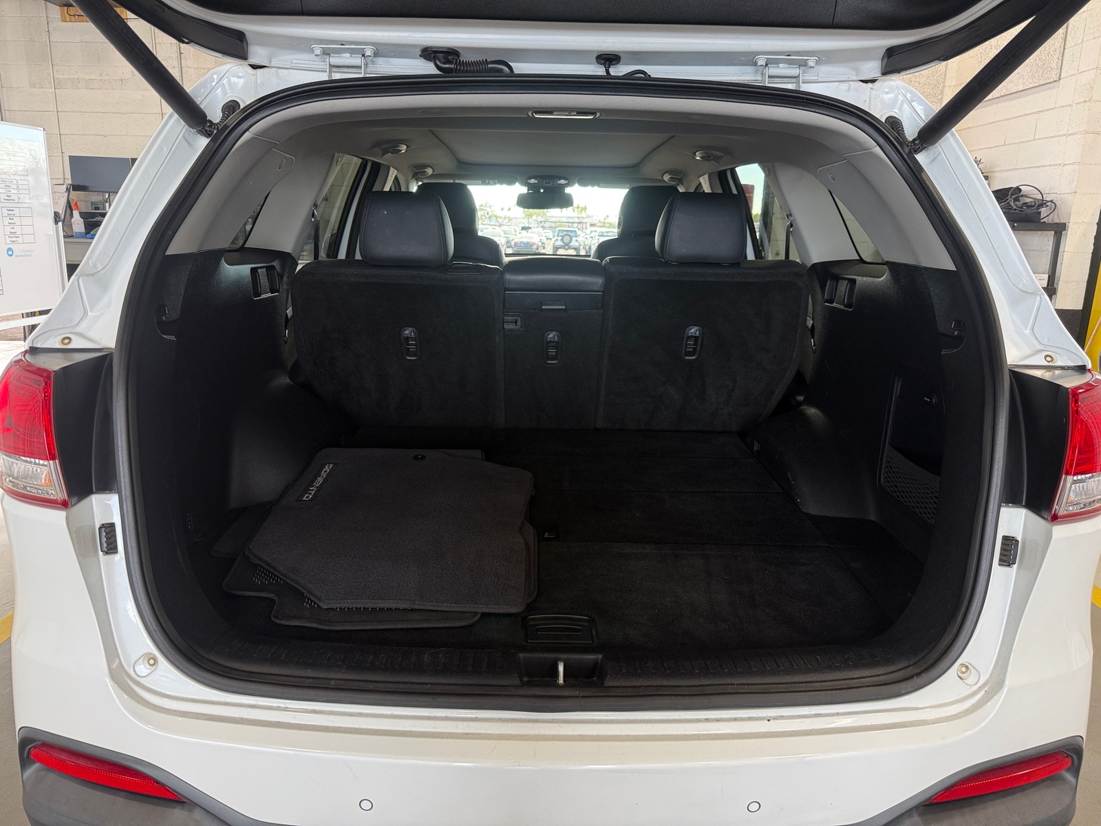 Thumbnail: 2017 Kia Sorento - 6