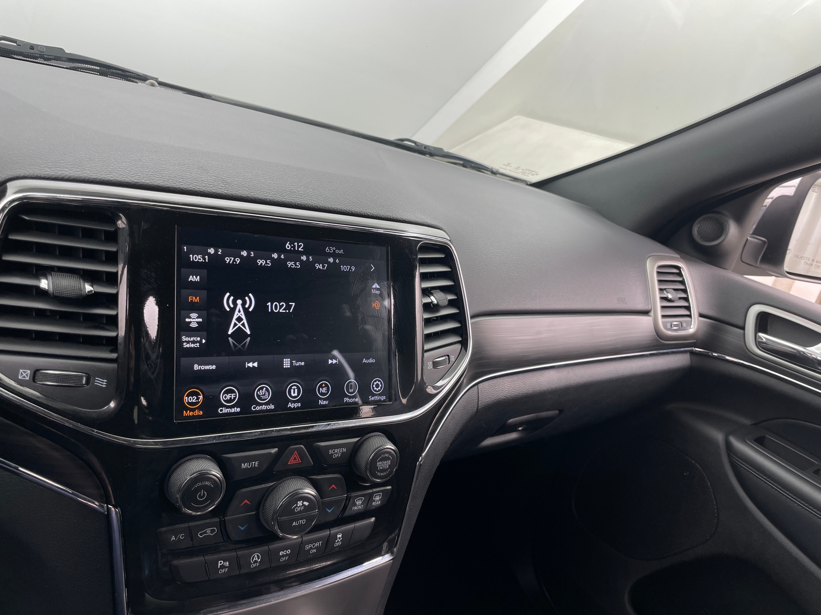 Thumbnail: 2021 Jeep Grand Cherokee - 3