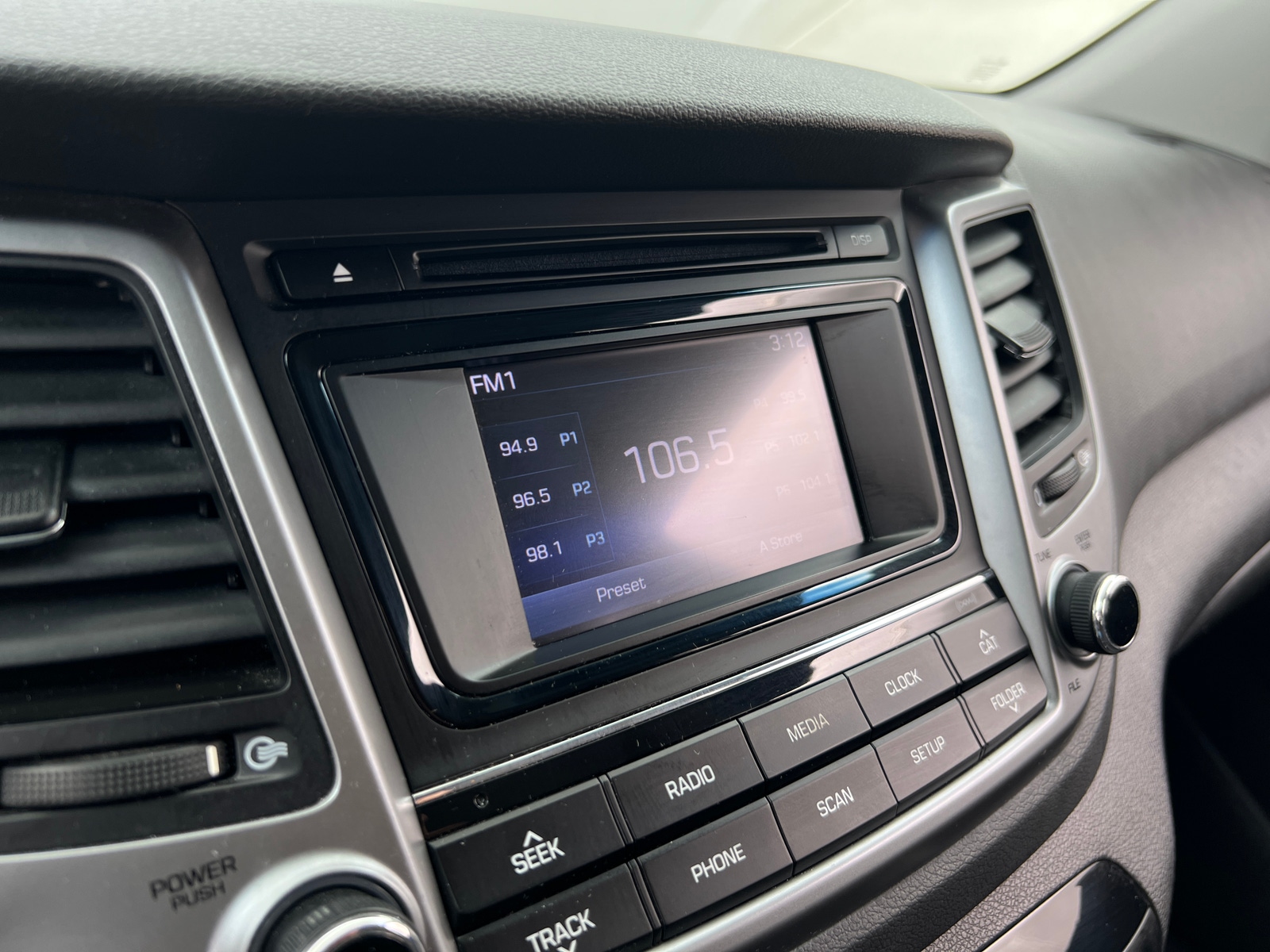 Thumbnail: 2017 Hyundai Tucson - 4