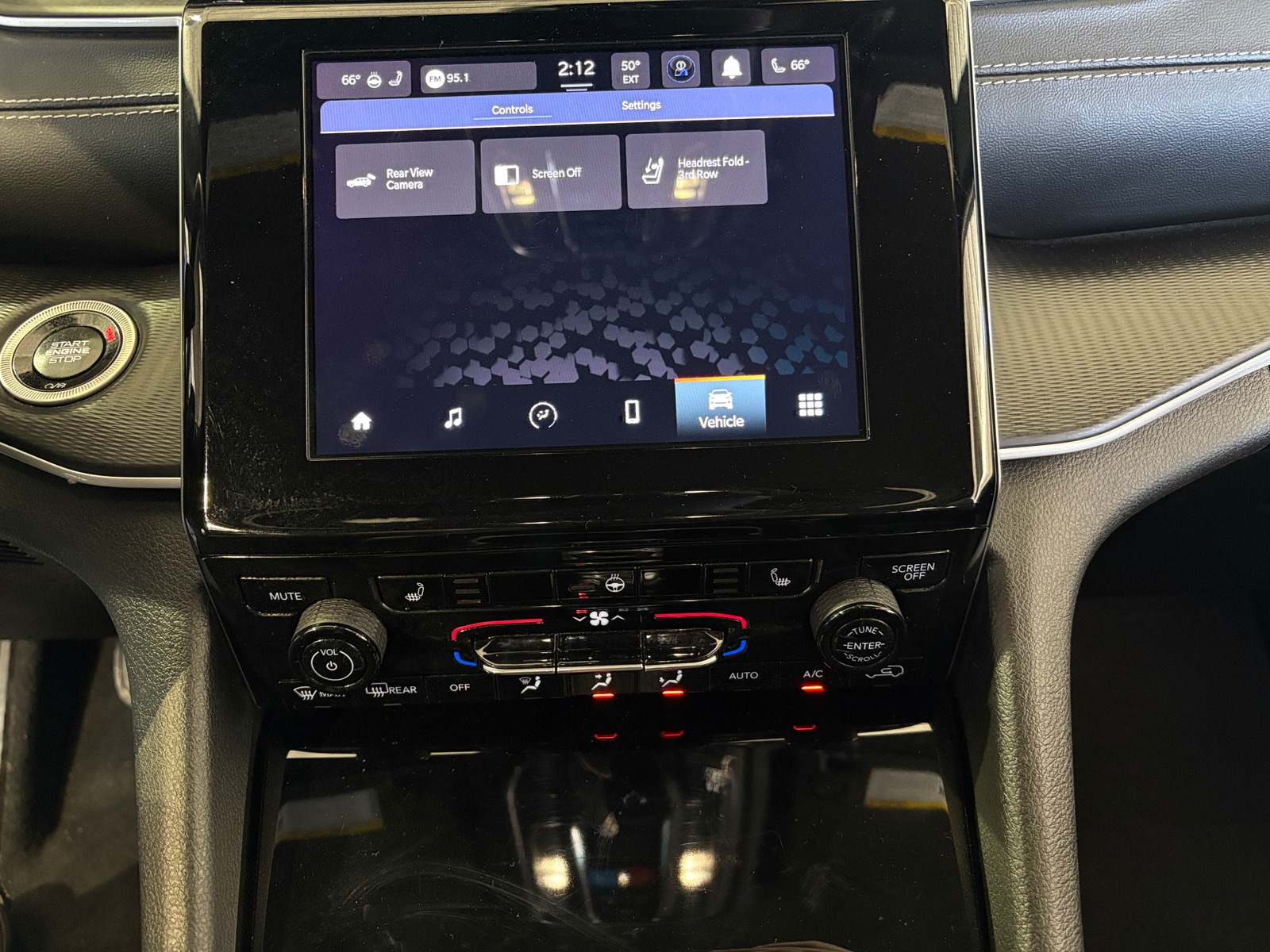 Thumbnail: 2024 Jeep Grand Cherokee L - 3