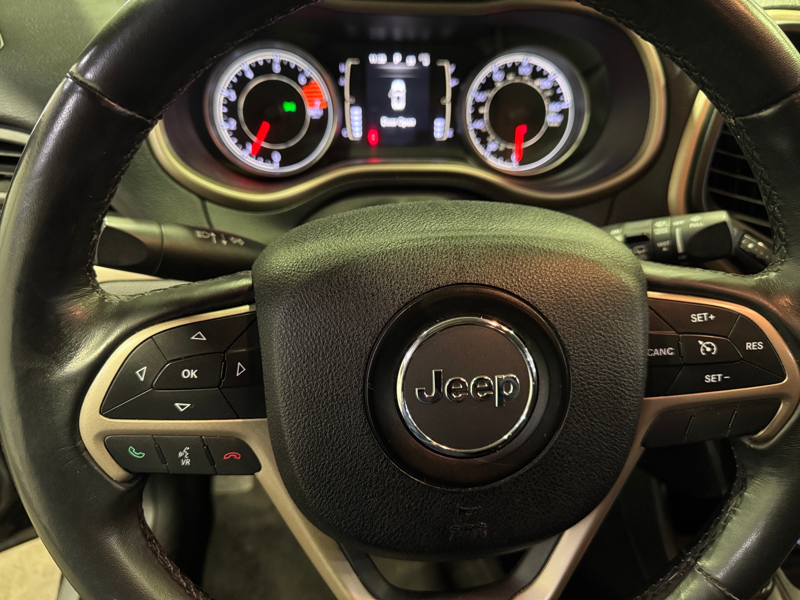 Thumbnail: 2016 Jeep Cherokee - 5