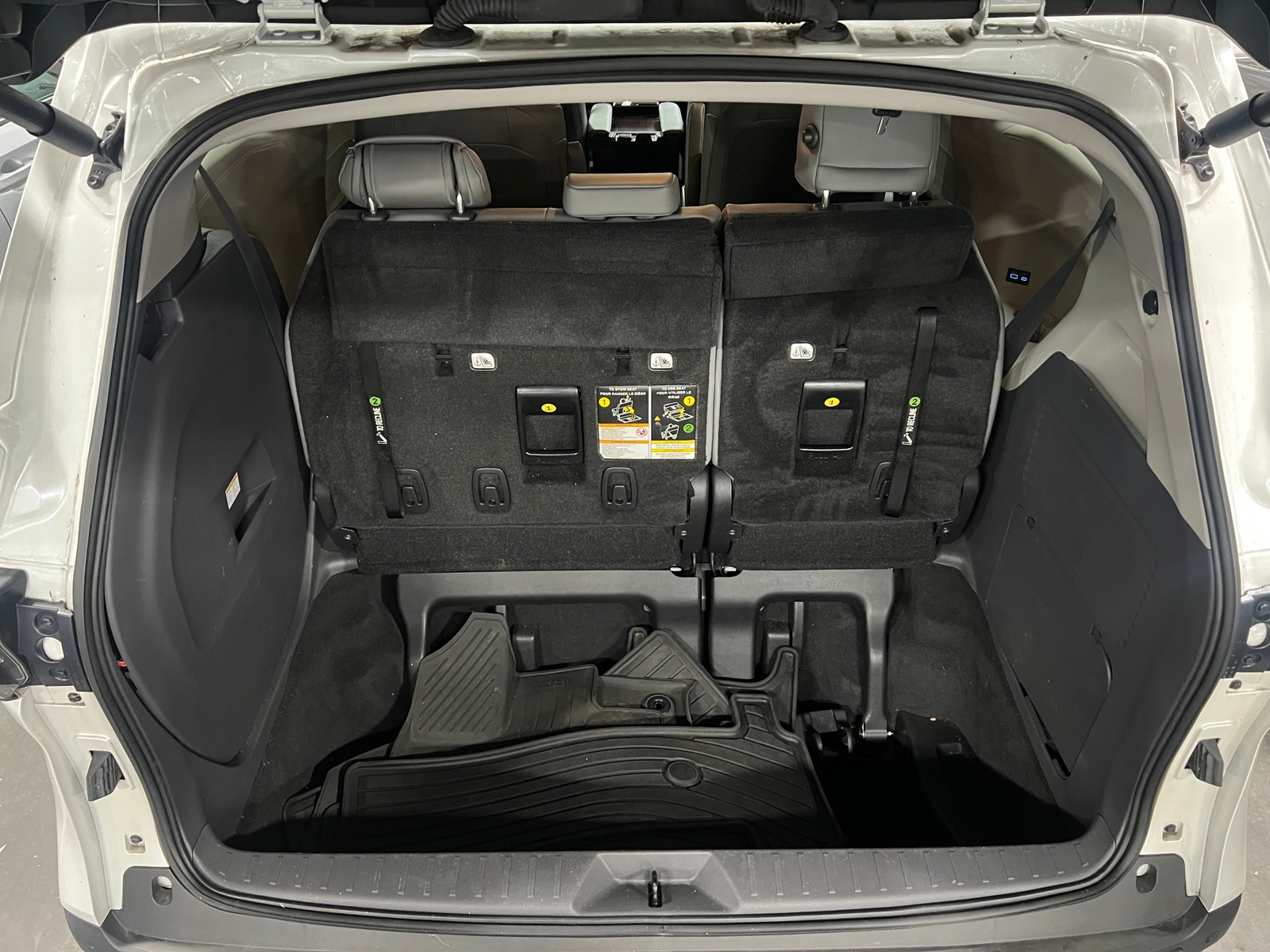 Thumbnail: 2022 Toyota Sienna - 6