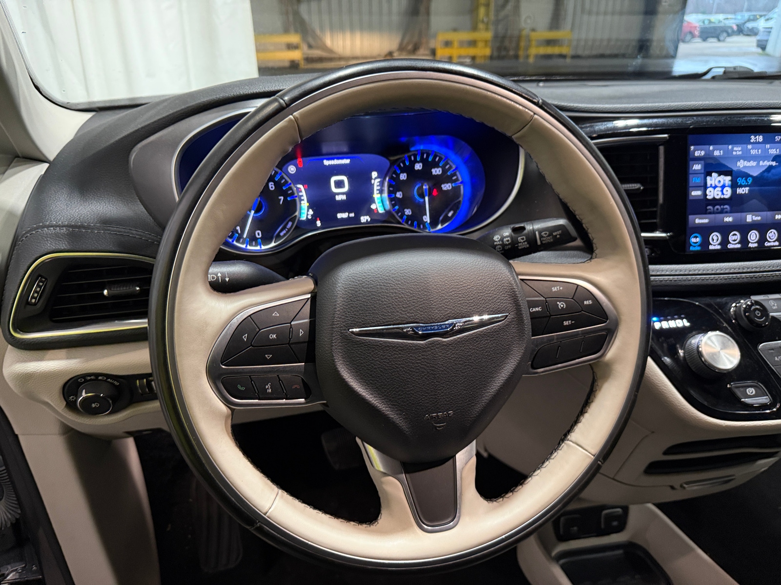 Thumbnail: 2019 Chrysler Pacifica - 4