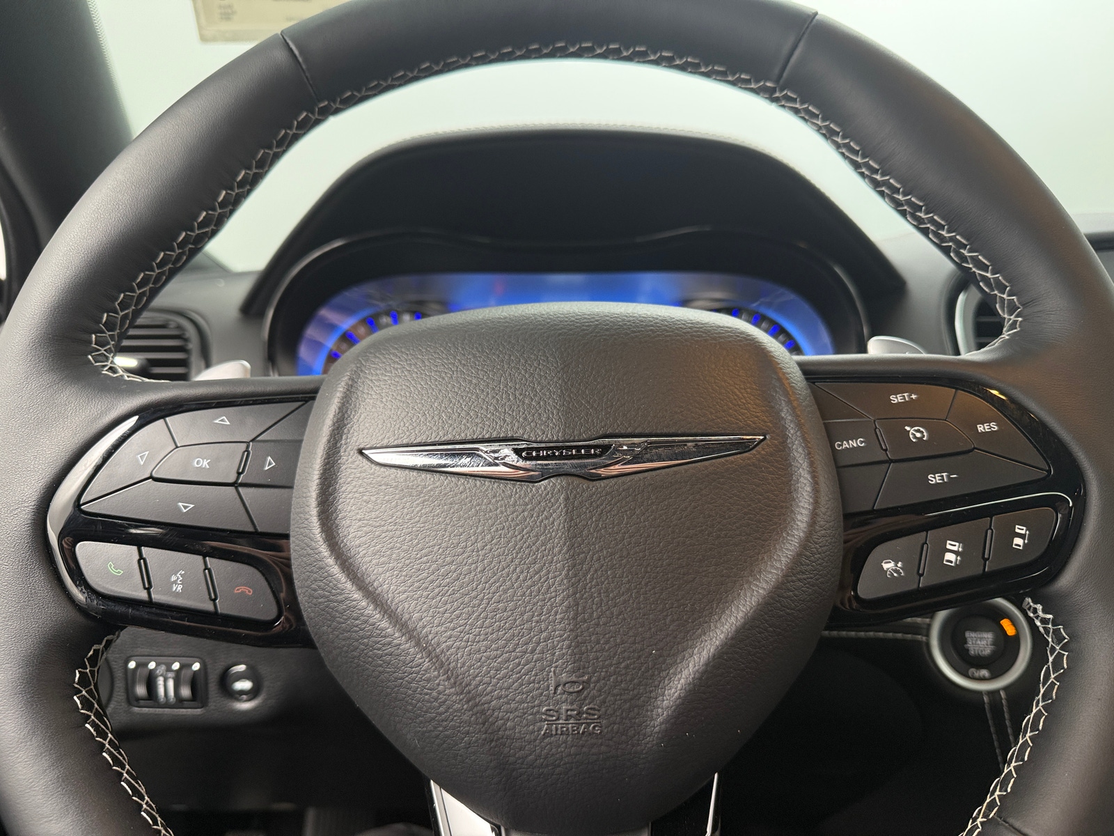 Thumbnail: 2023 Chrysler 300 - 4