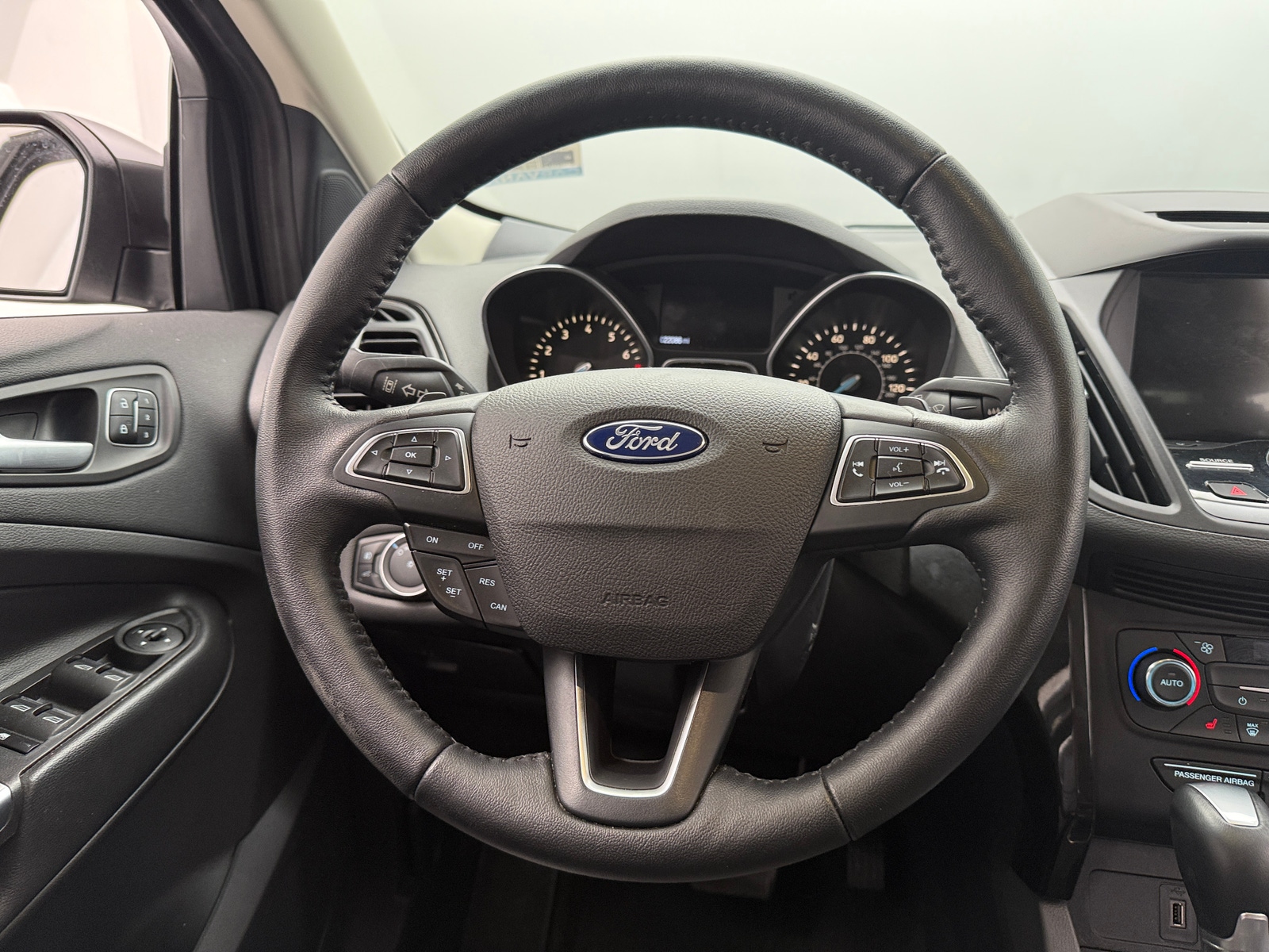 Thumbnail: 2017 Ford Escape - 4