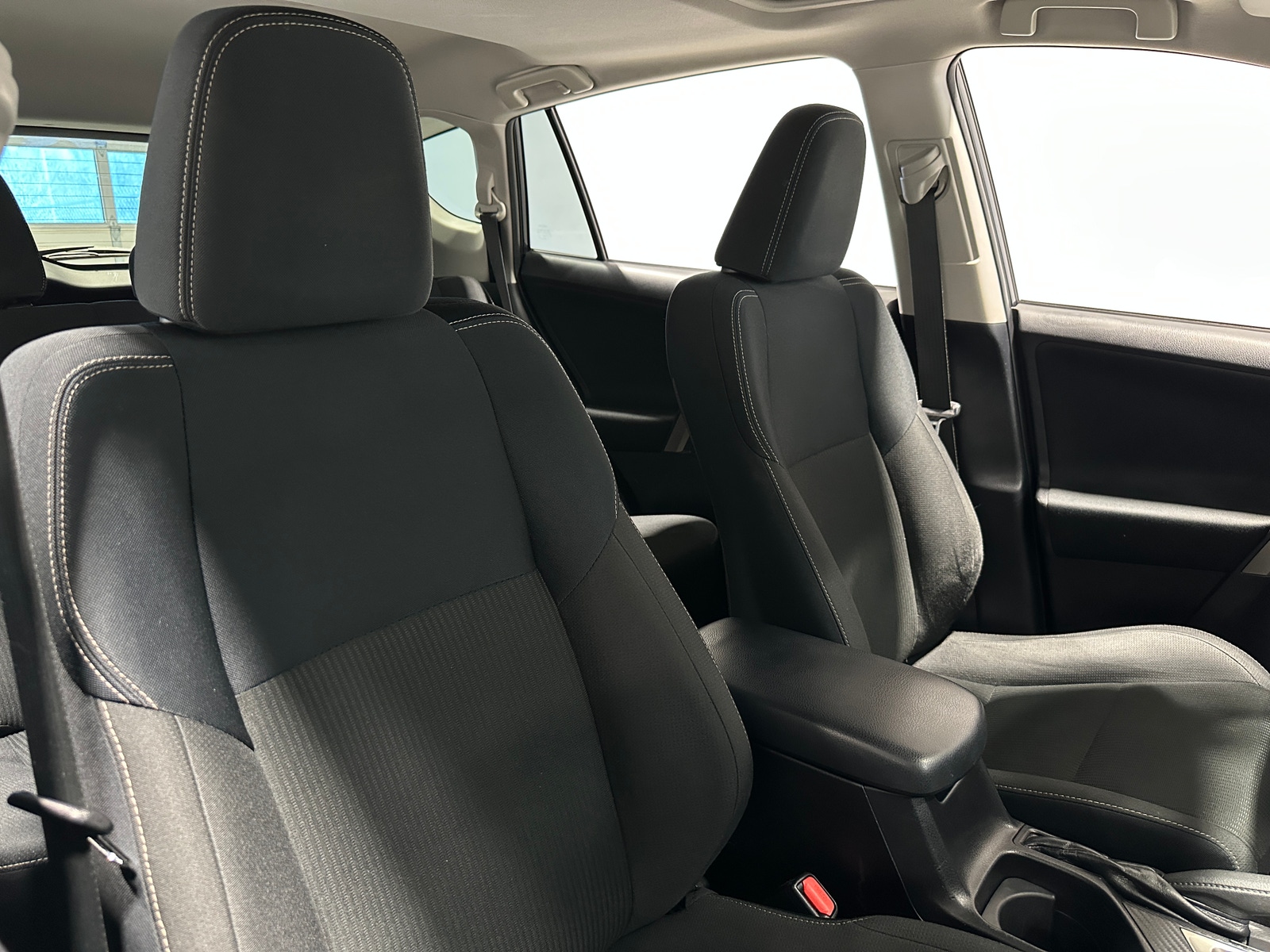 Thumbnail: 2015 Toyota RAV4 - 2