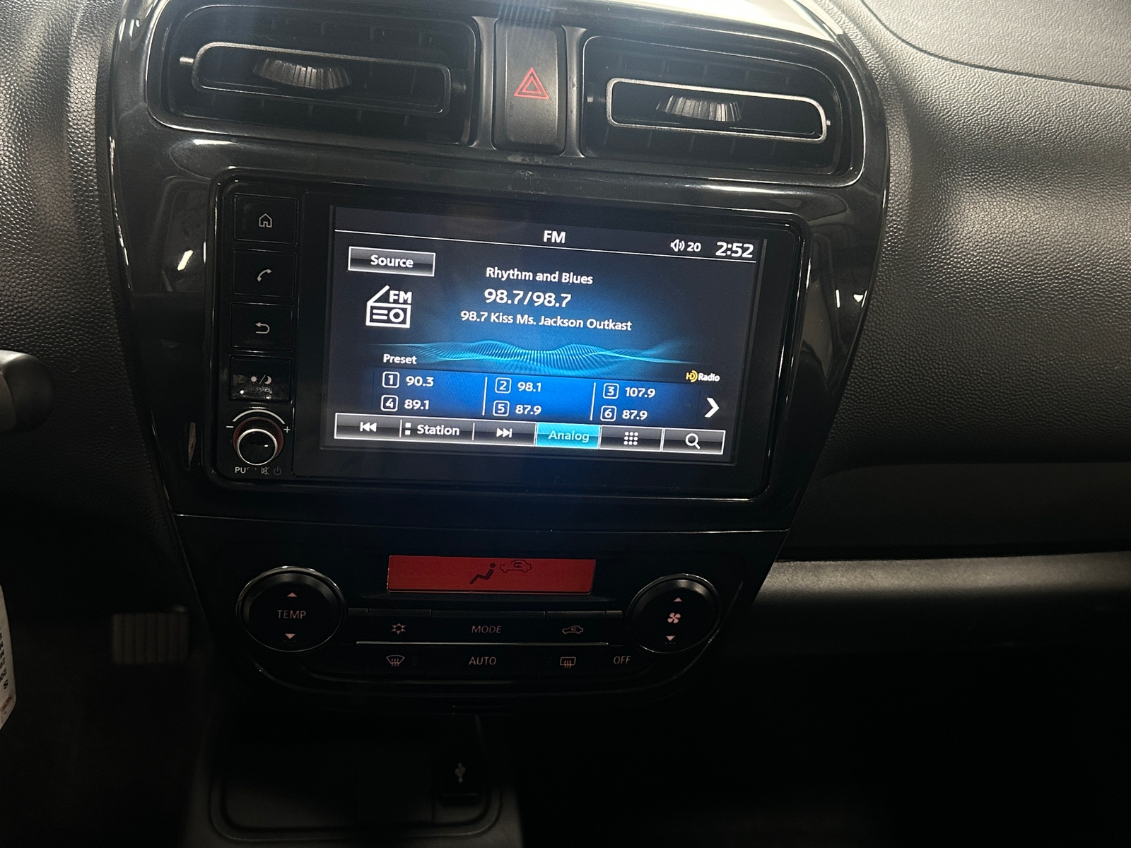 Thumbnail: 2024 Mitsubishi Mirage - 4