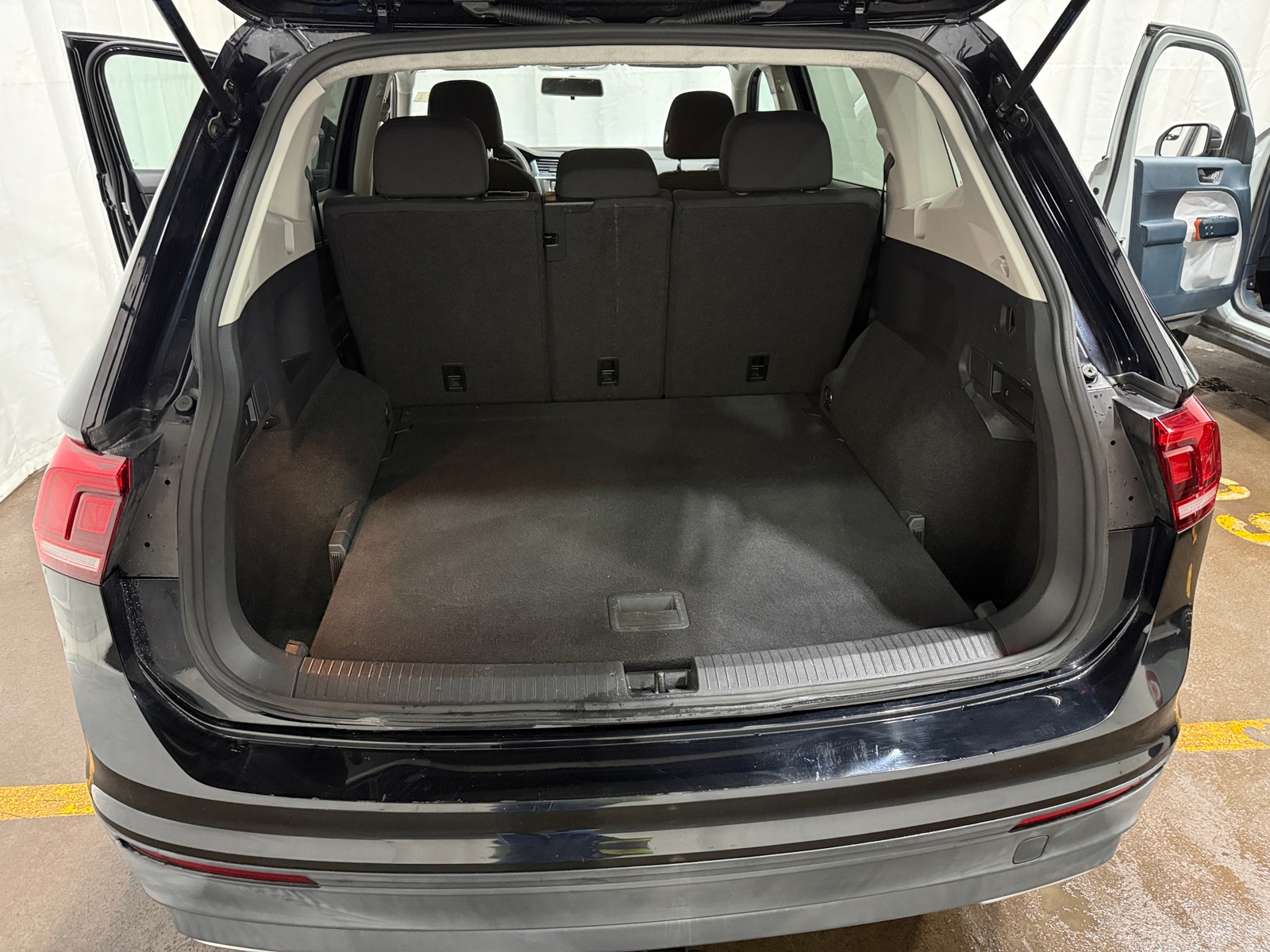 Thumbnail: 2019 Volkswagen Tiguan - 7