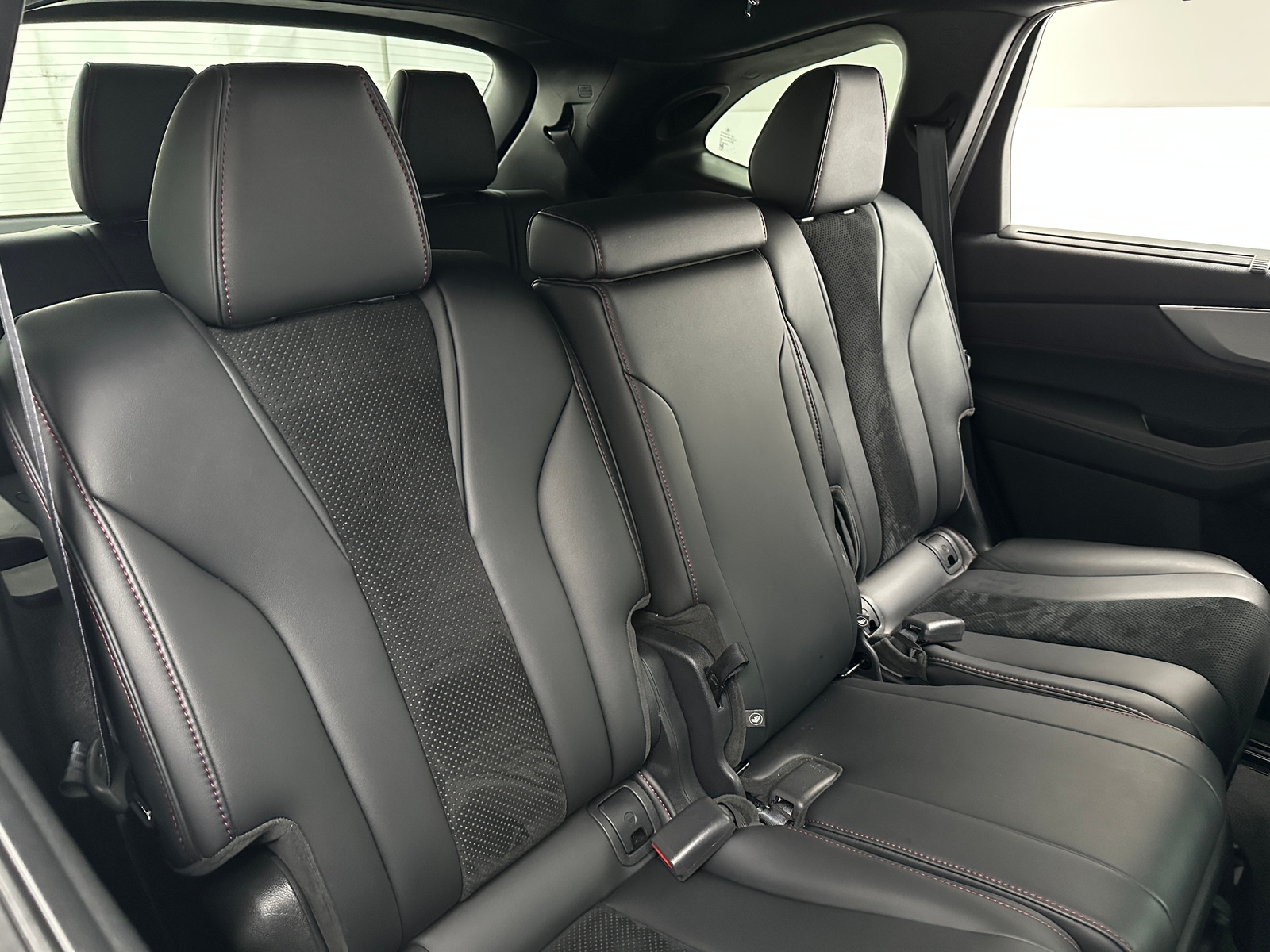 Thumbnail: 2022 Acura MDX - 5