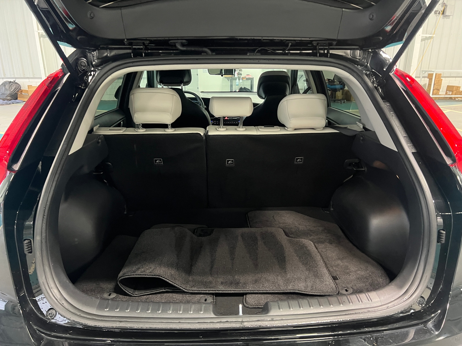 Thumbnail: 2024 Kia Niro - 6